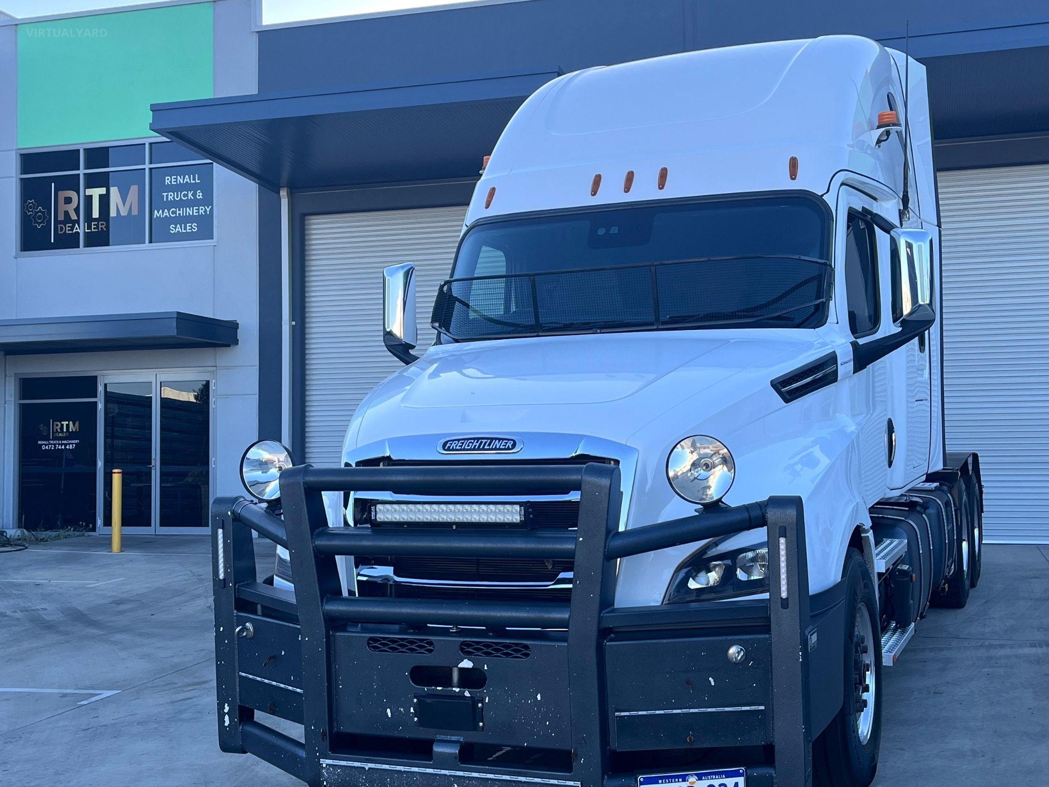 FREIGHTLINER CASCADIA