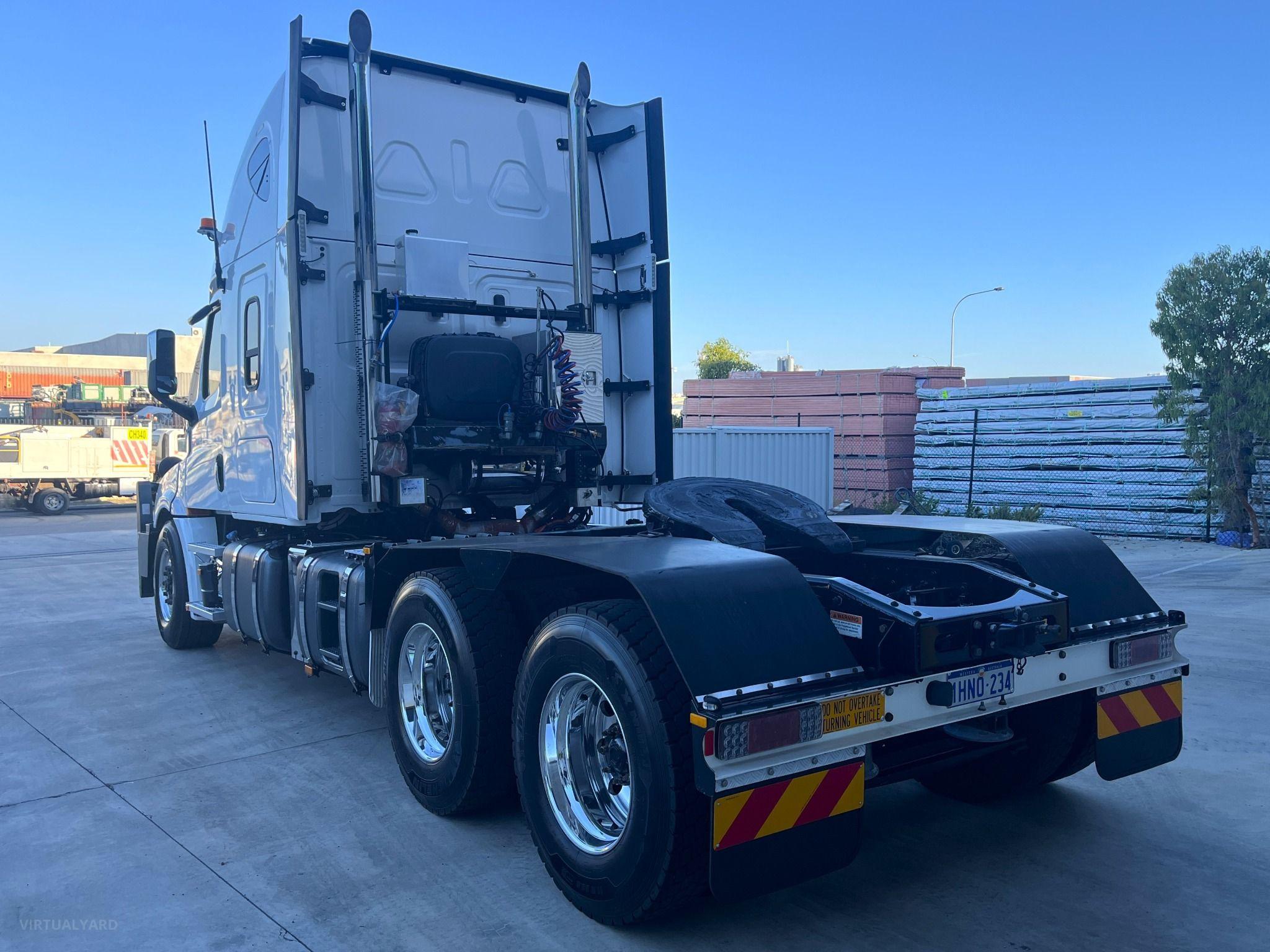 FREIGHTLINER CASCADIA