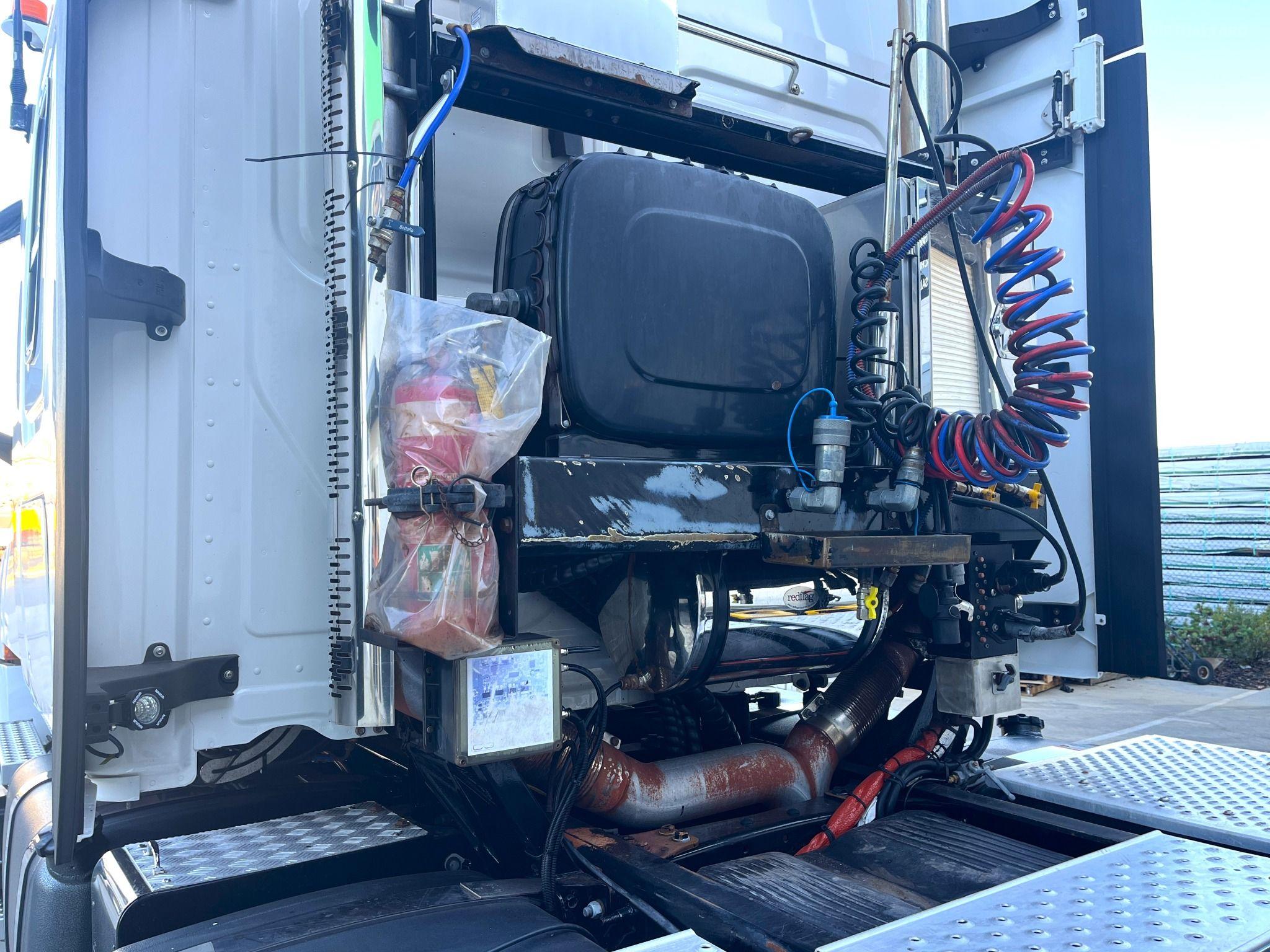 FREIGHTLINER CASCADIA