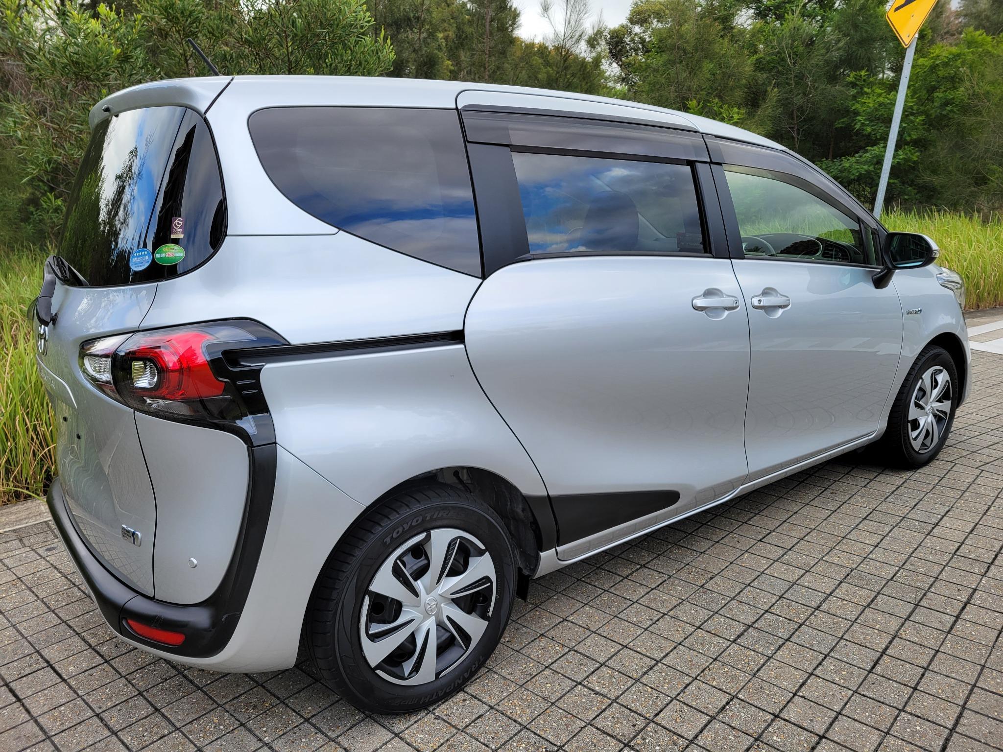 TOYOTA Sienta