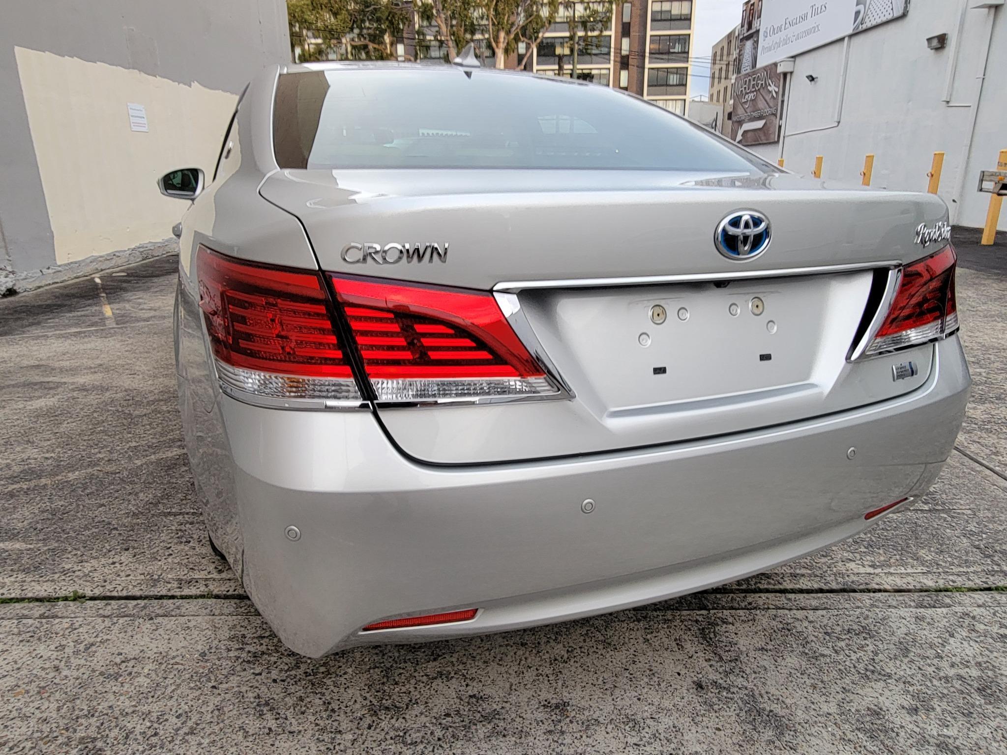 TOYOTA CROWN