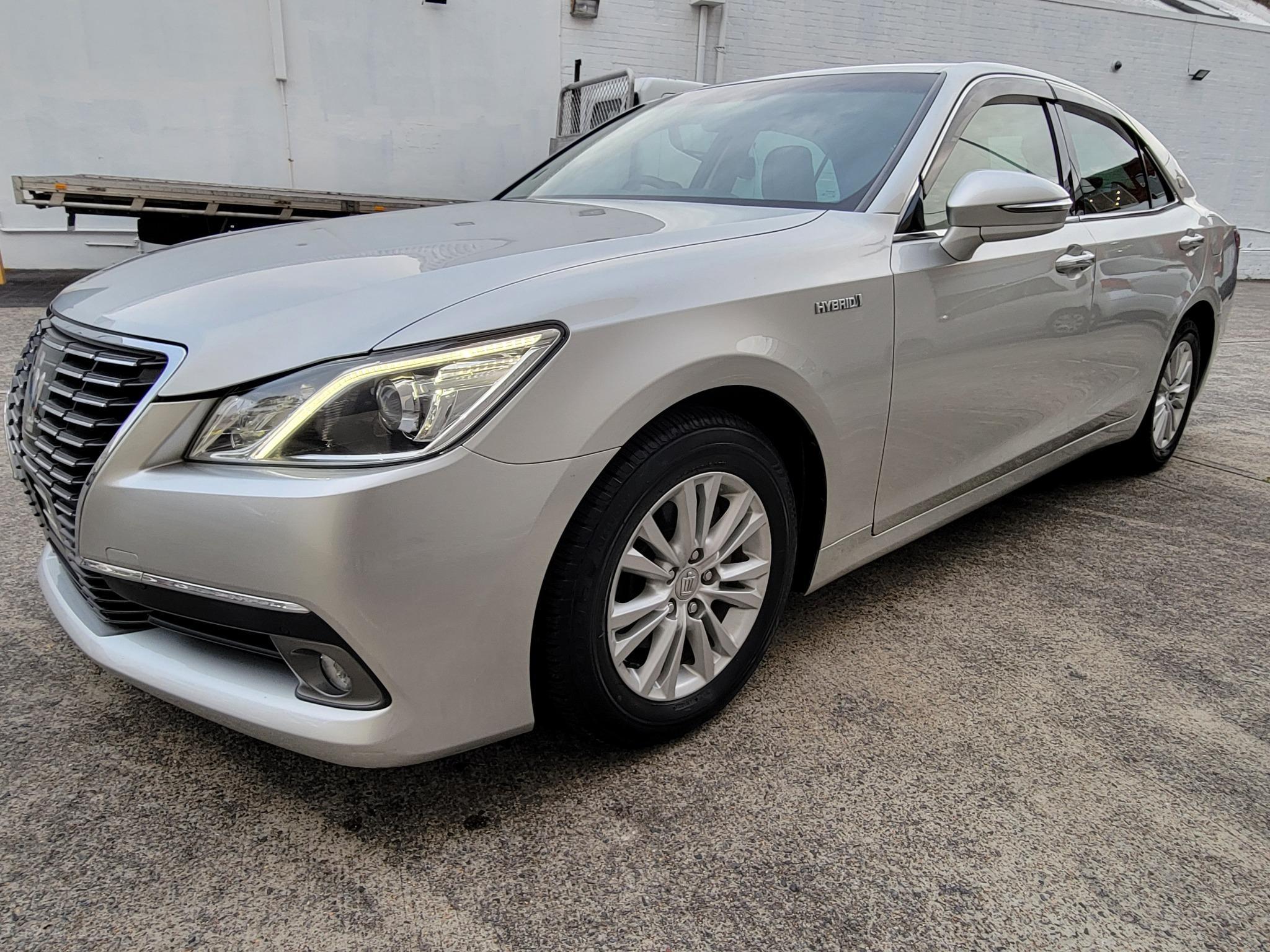 TOYOTA CROWN