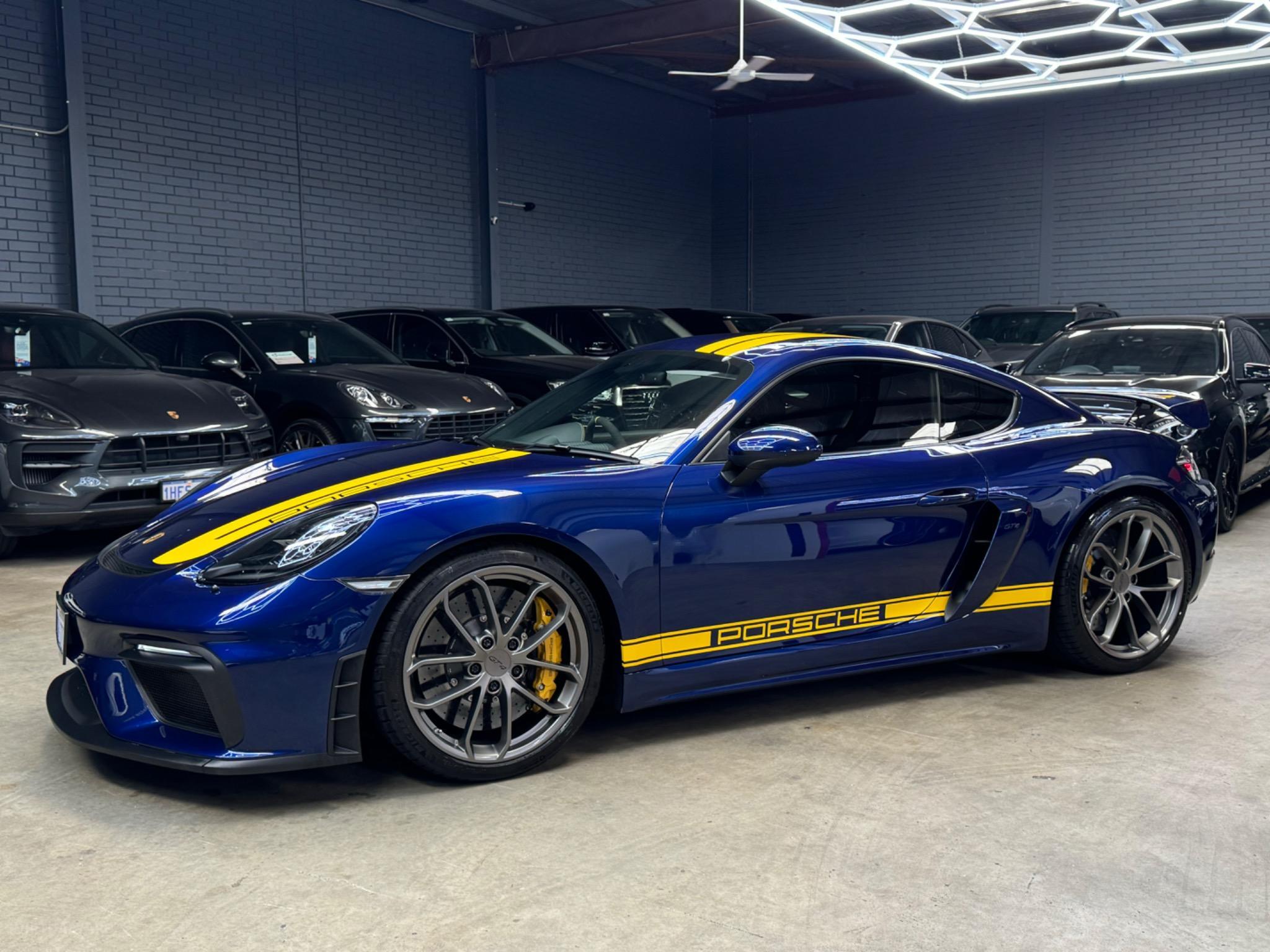 PORSCHE 718