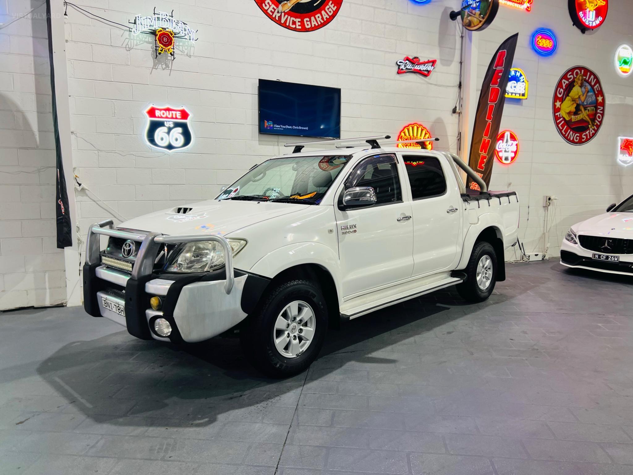 TOYOTA HILUX