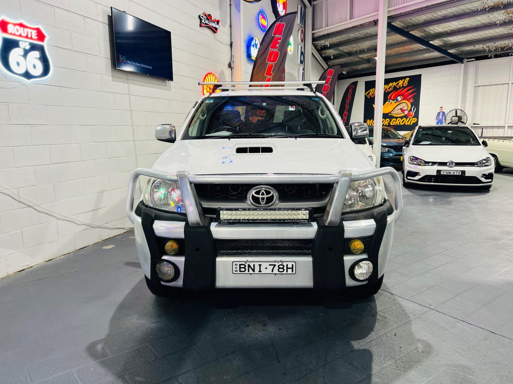 TOYOTA HILUX