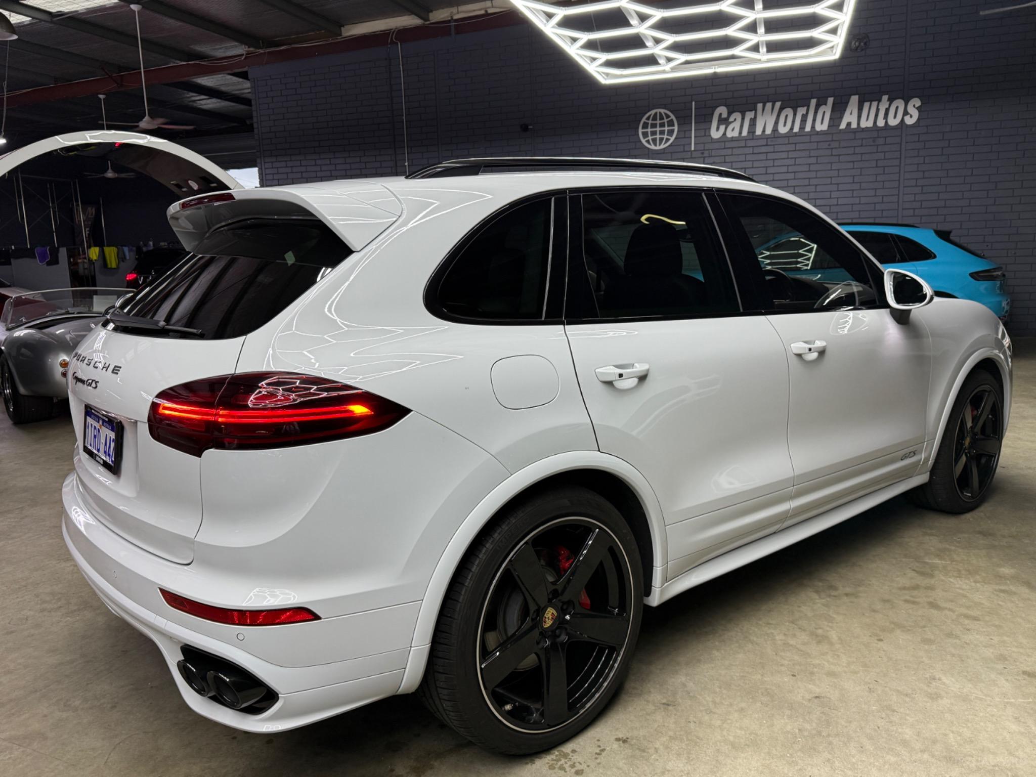 PORSCHE CAYENNE
