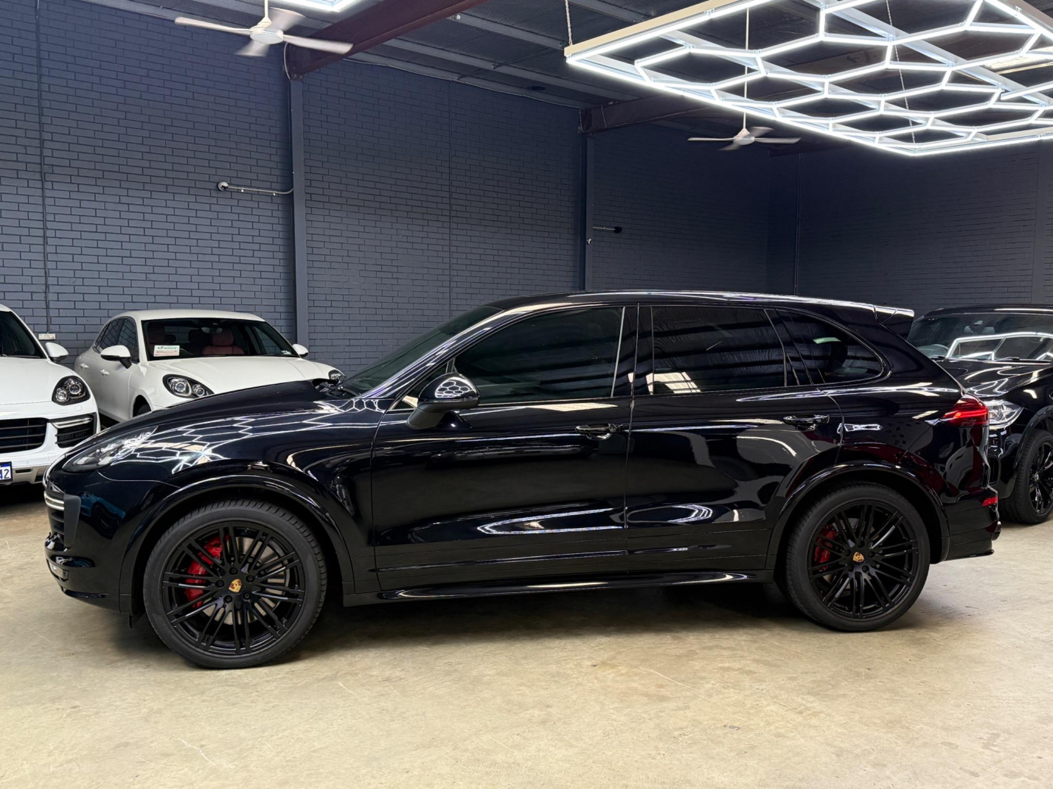 PORSCHE CAYENNE