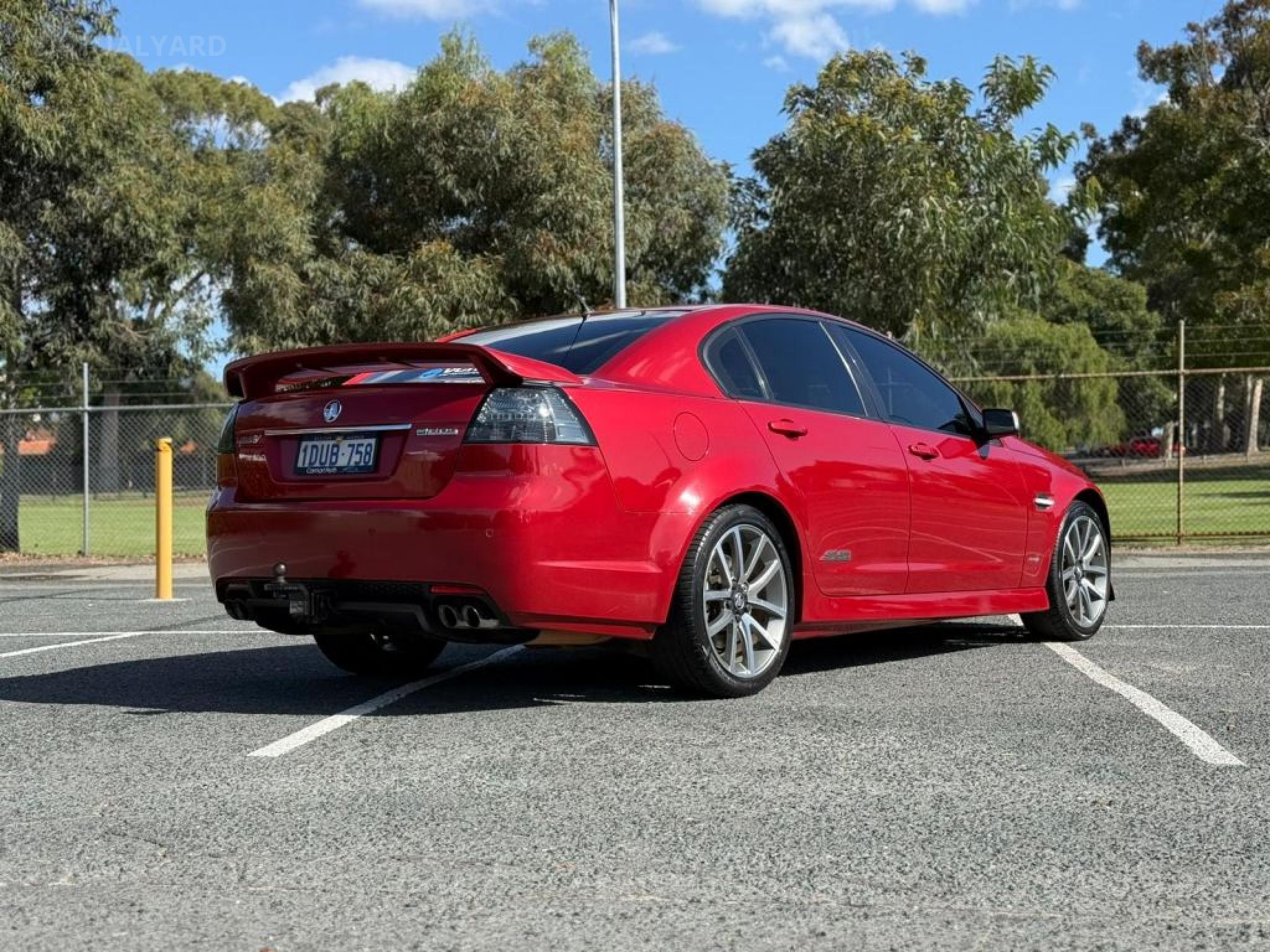 HOLDEN COMMODORE