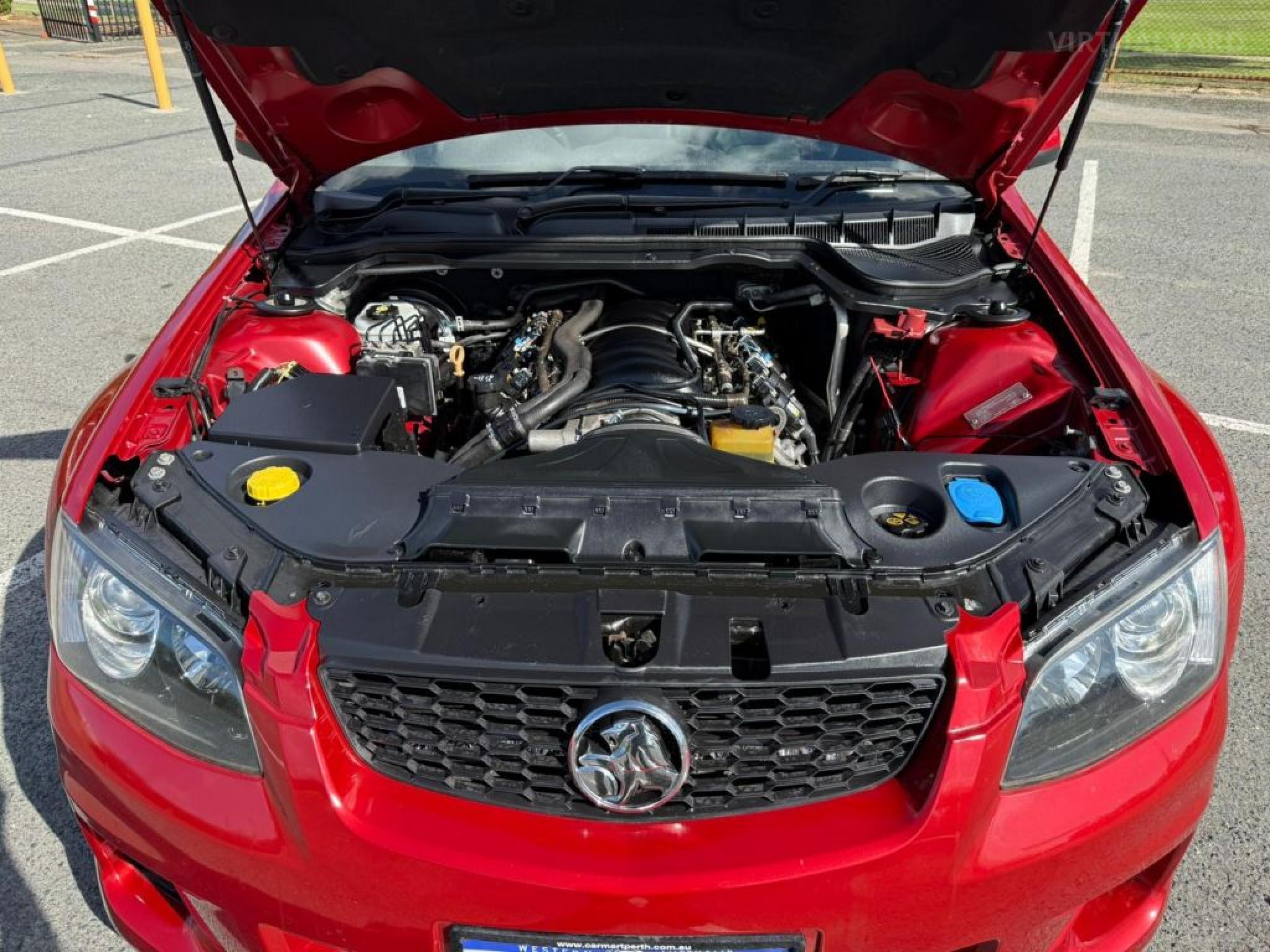 HOLDEN COMMODORE