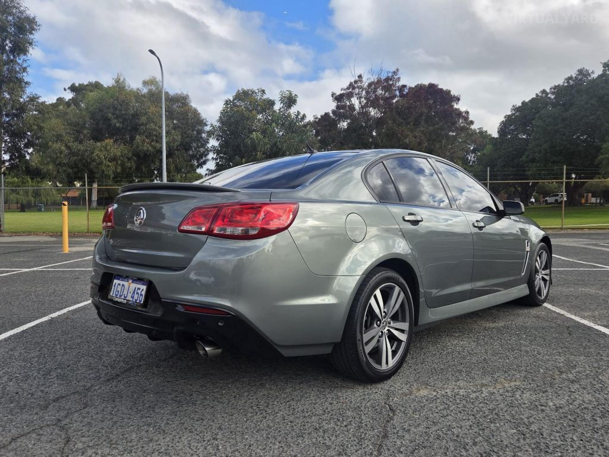HOLDEN COMMODORE