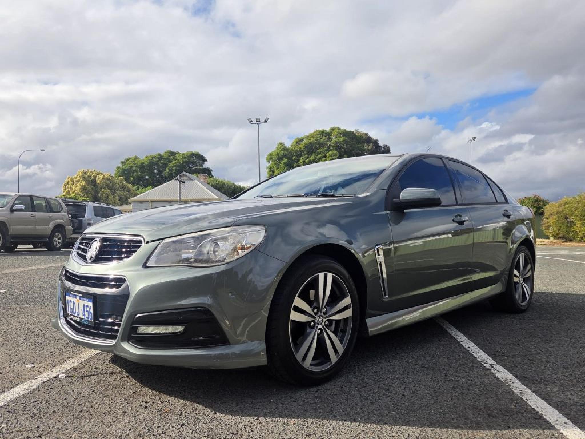 HOLDEN COMMODORE
