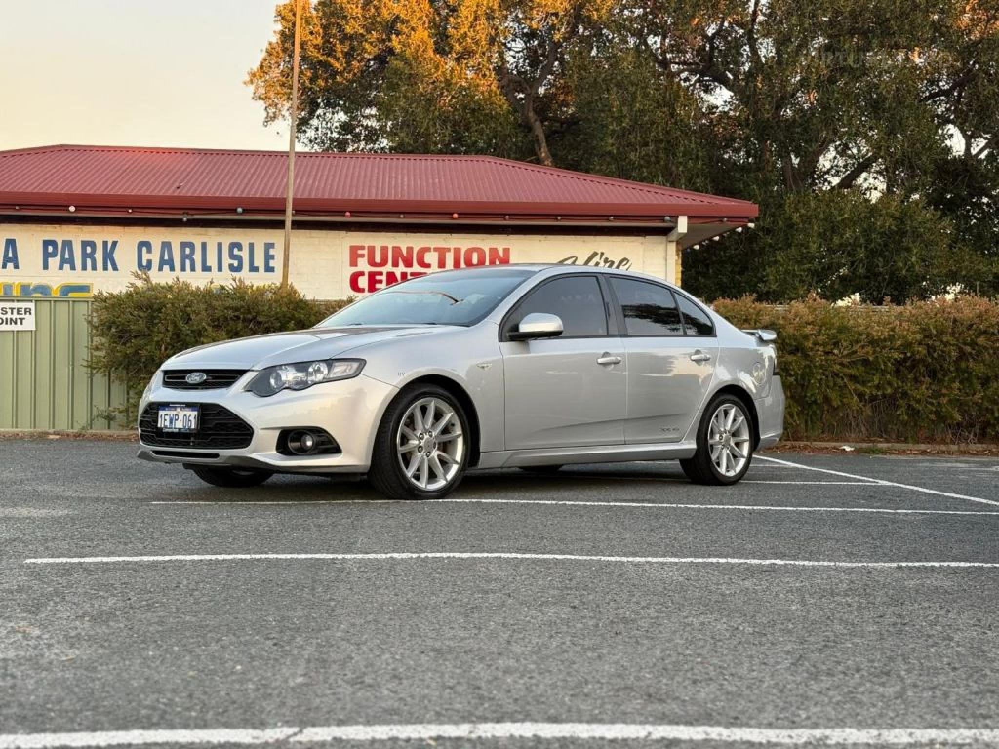 FORD FALCON