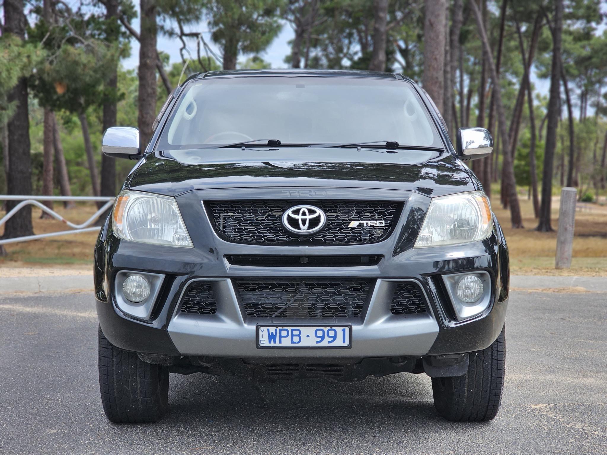 TOYOTA HILUX