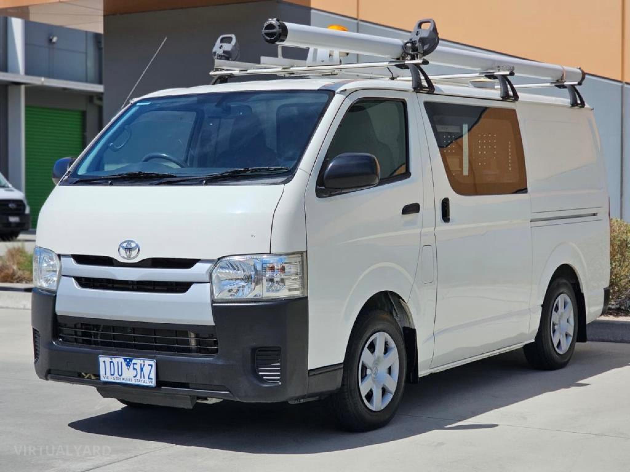 TOYOTA HIACE