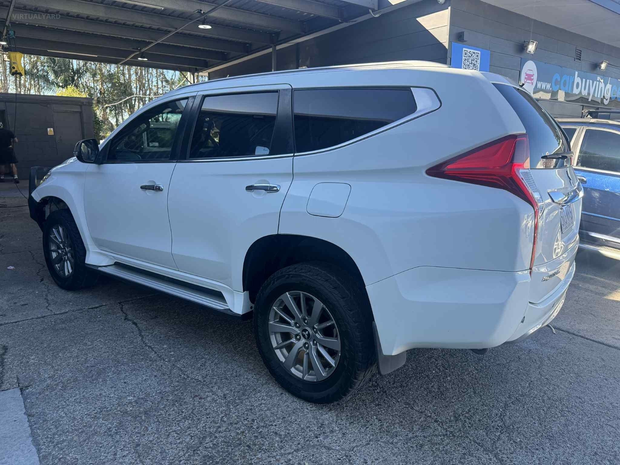 MITSUBISHI PAJERO SPORT
