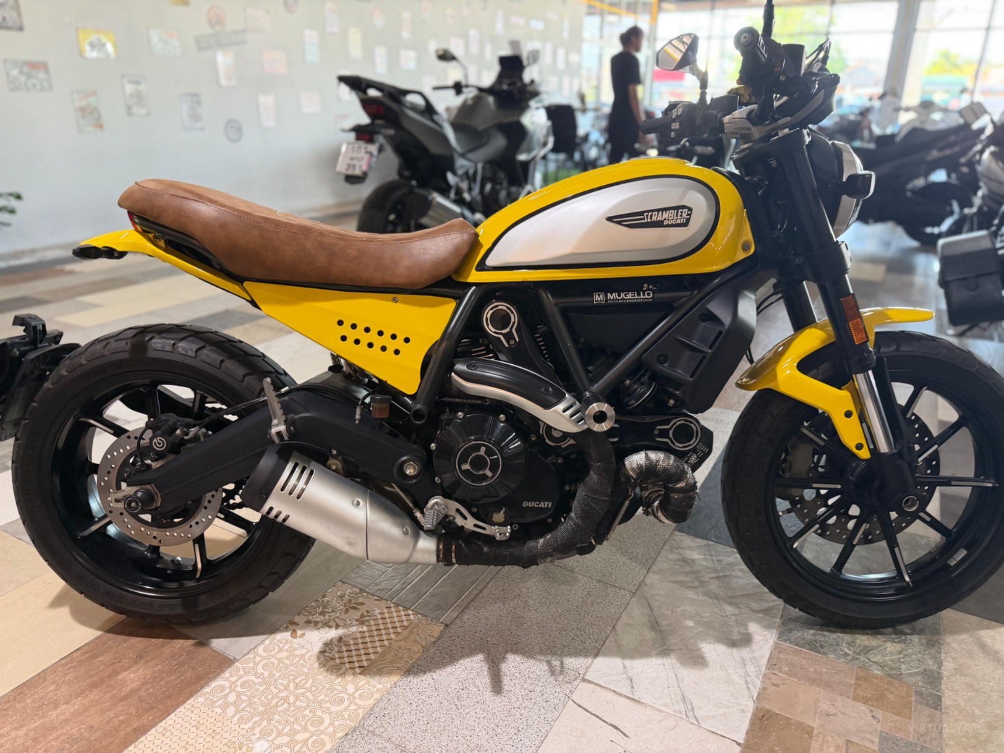DUCATI SCRAMBLER 800 ICON