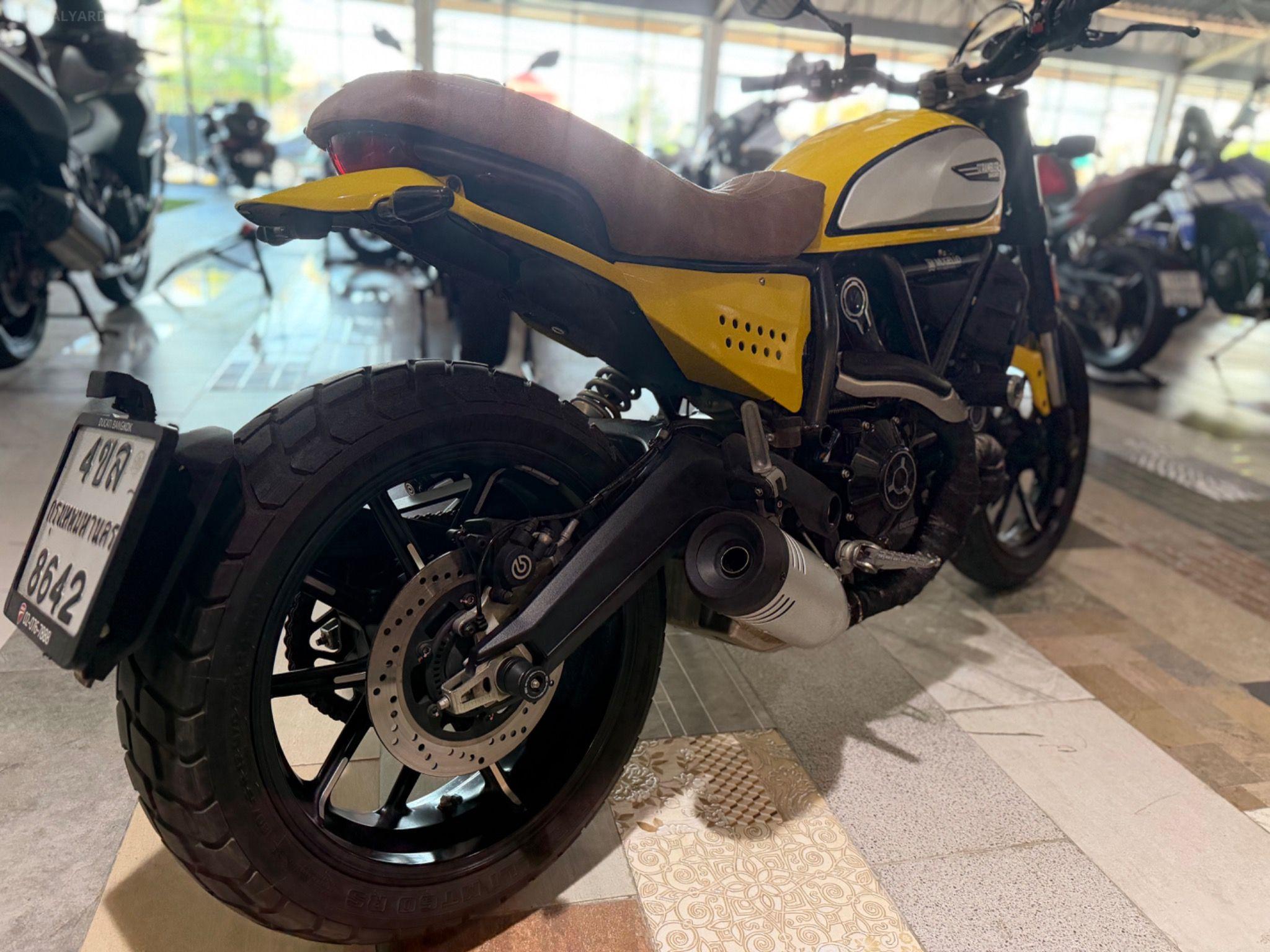 DUCATI SCRAMBLER 800 ICON