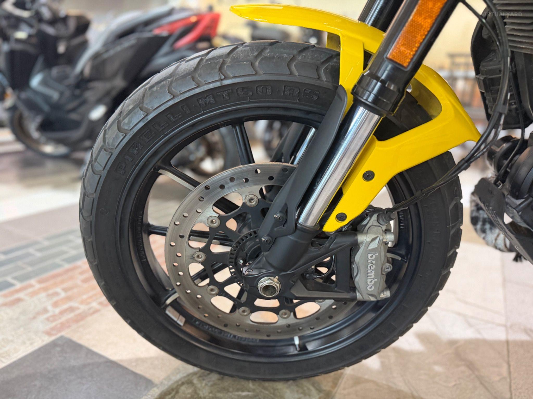 DUCATI SCRAMBLER 800 ICON