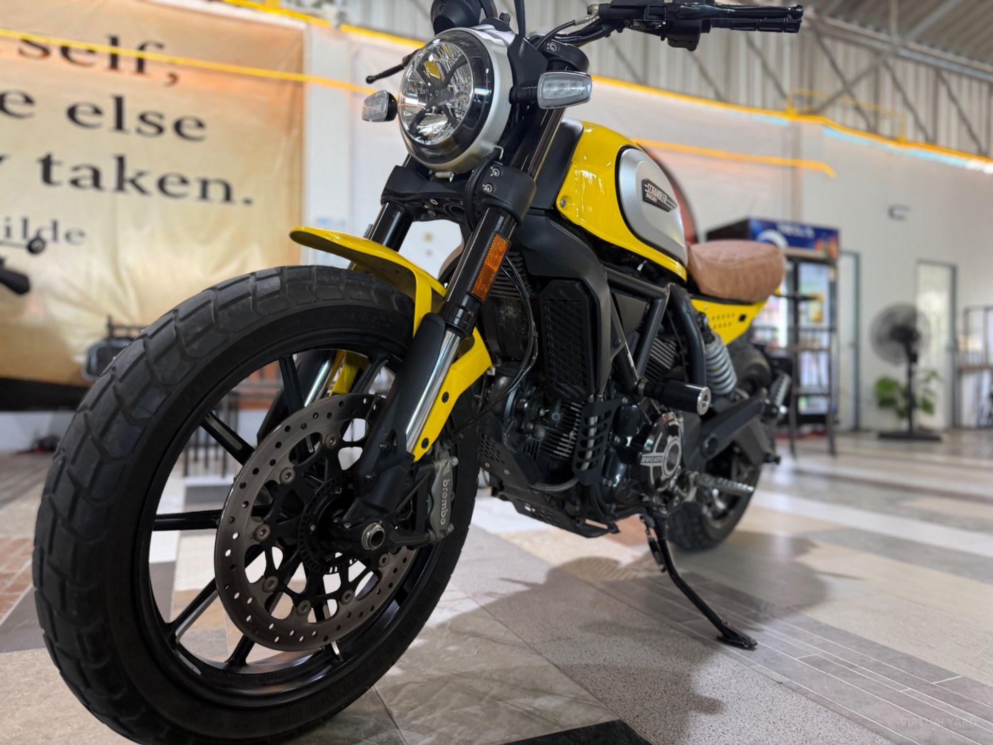 DUCATI SCRAMBLER 800 ICON