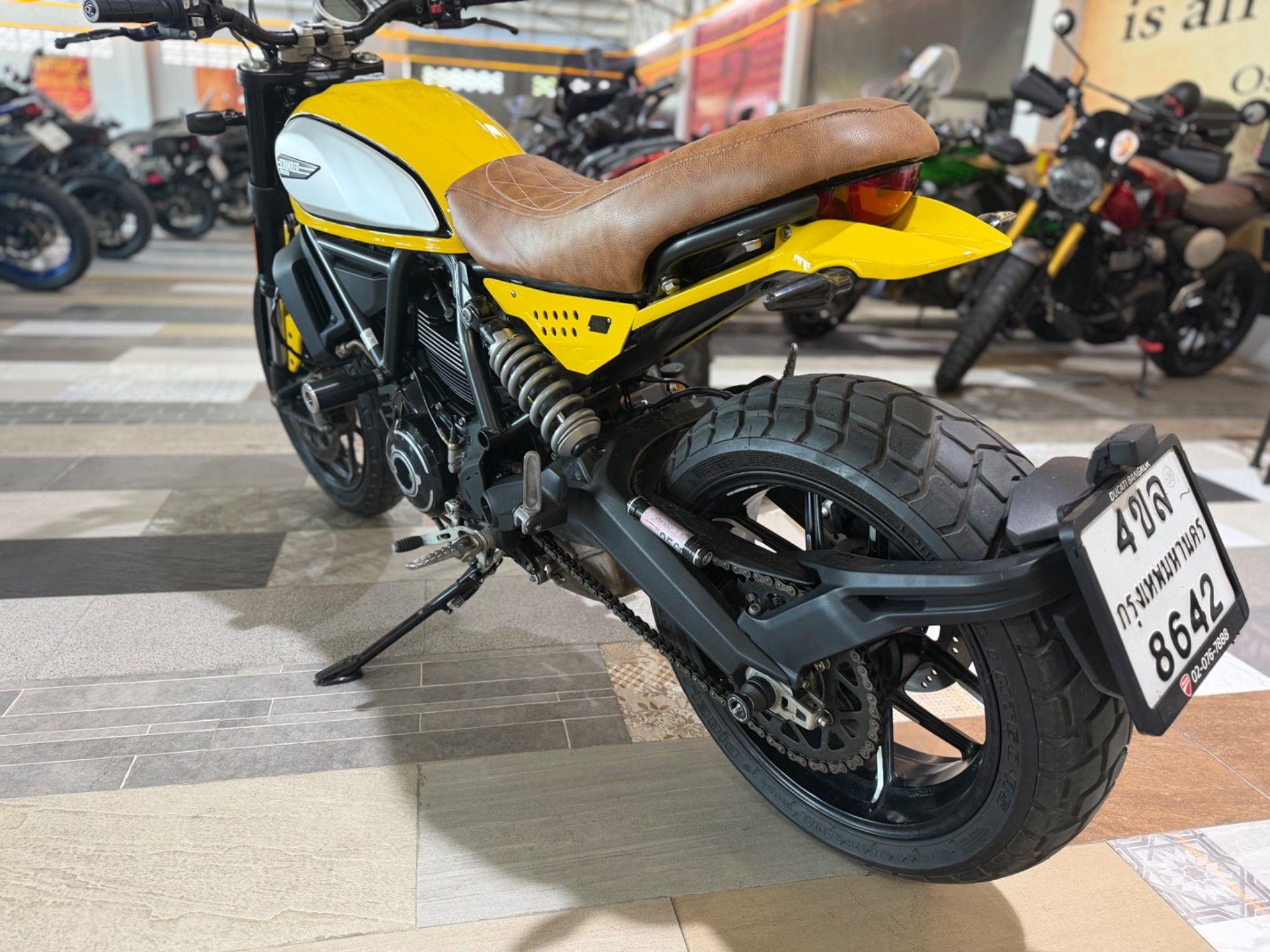 DUCATI SCRAMBLER 800 ICON