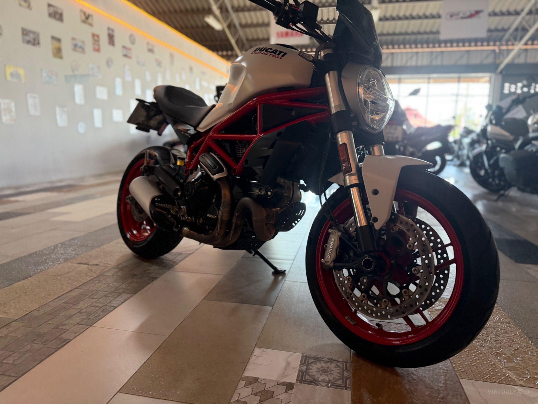 DUCATI MONSTER 797