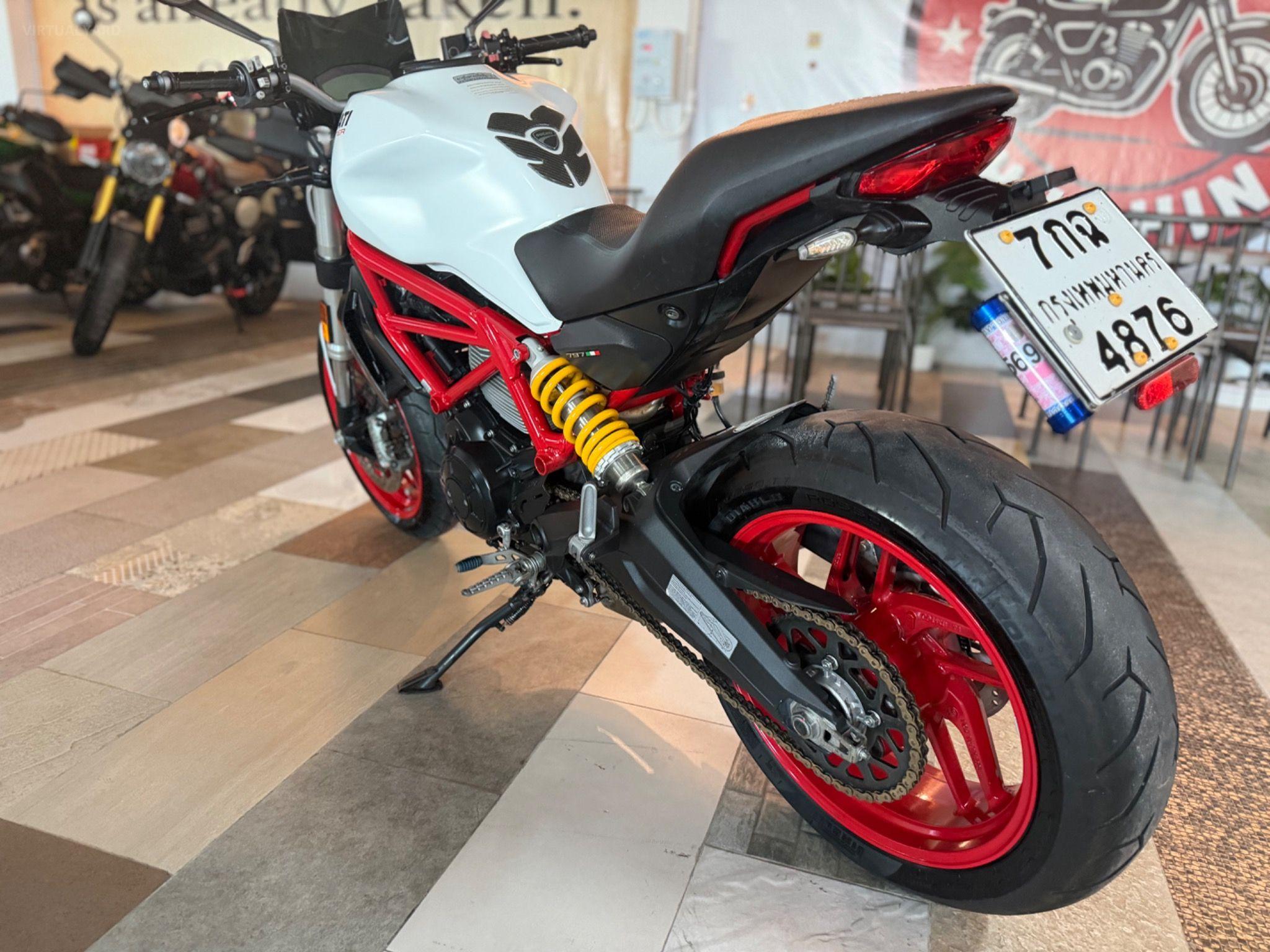 DUCATI MONSTER 797