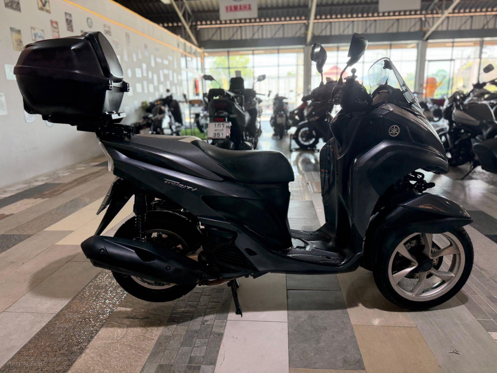 YAMAHA TRICITY