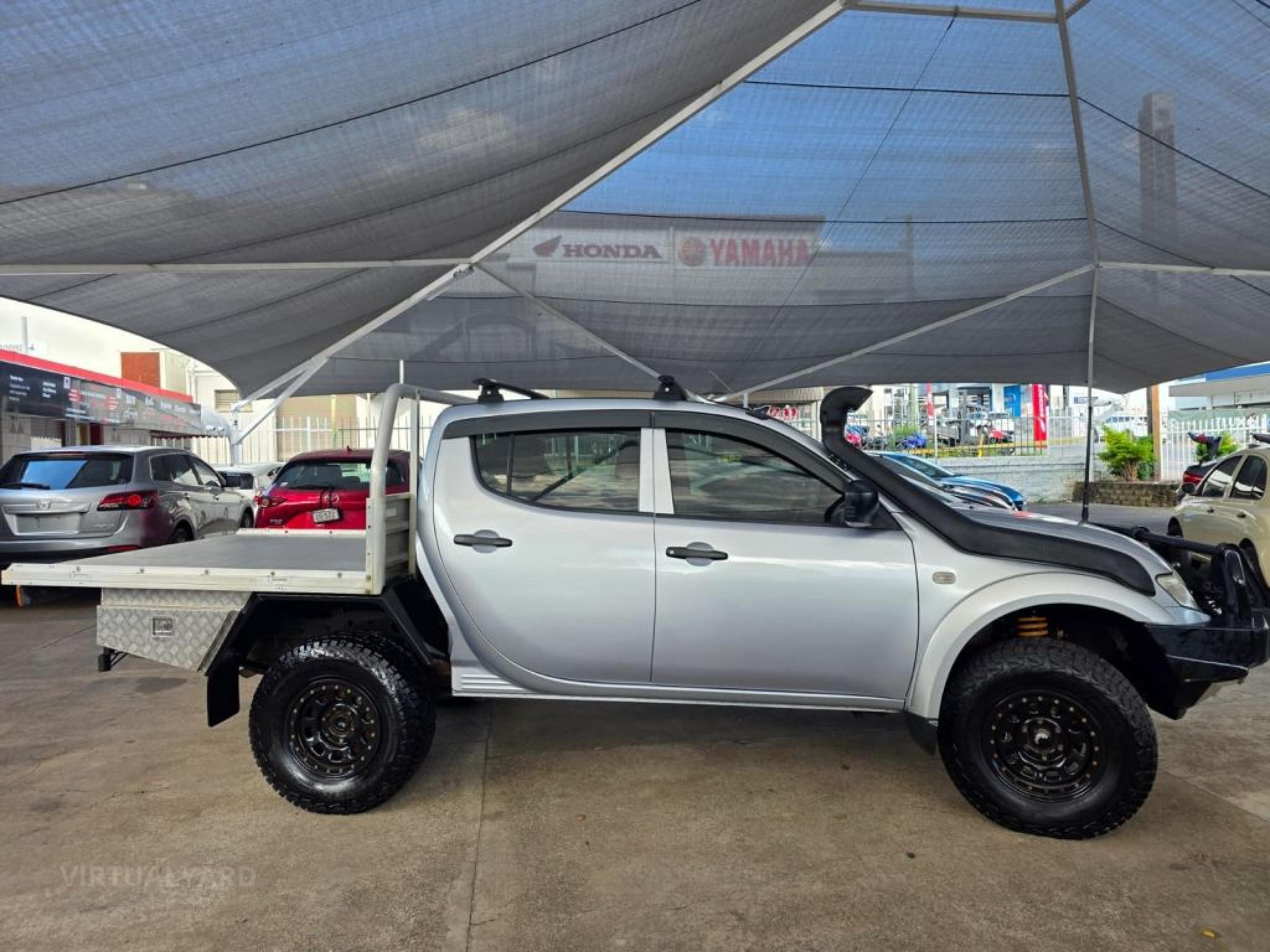 MITSUBISHI TRITON
