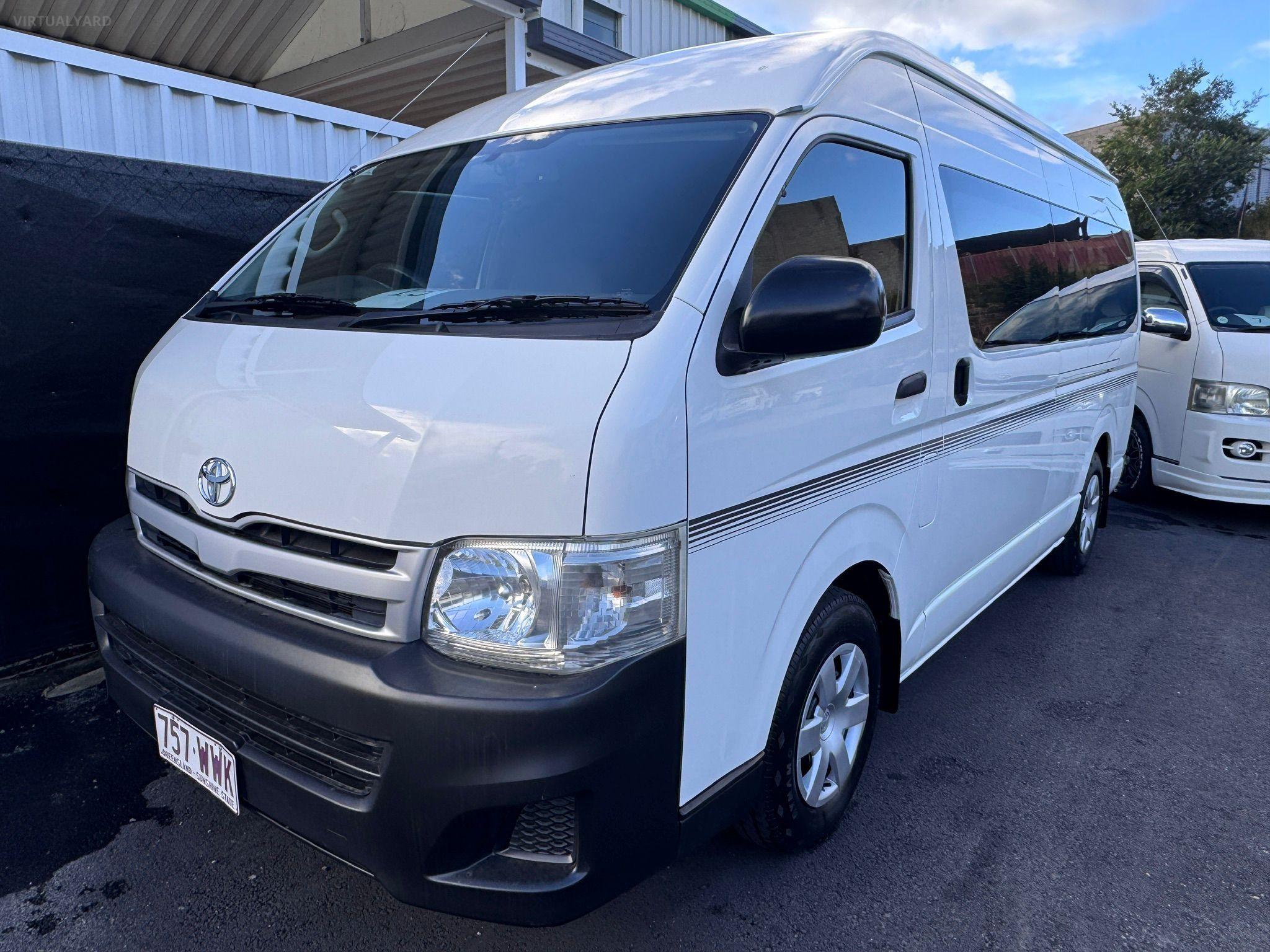 TOYOTA HIACE