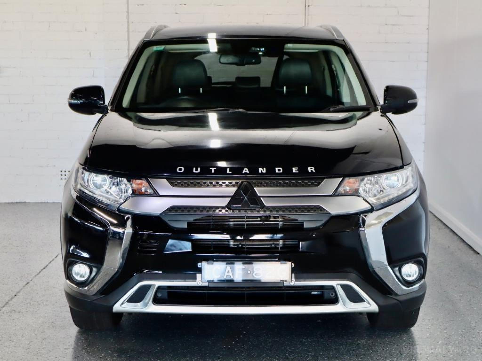 MITSUBISHI OUTLANDER