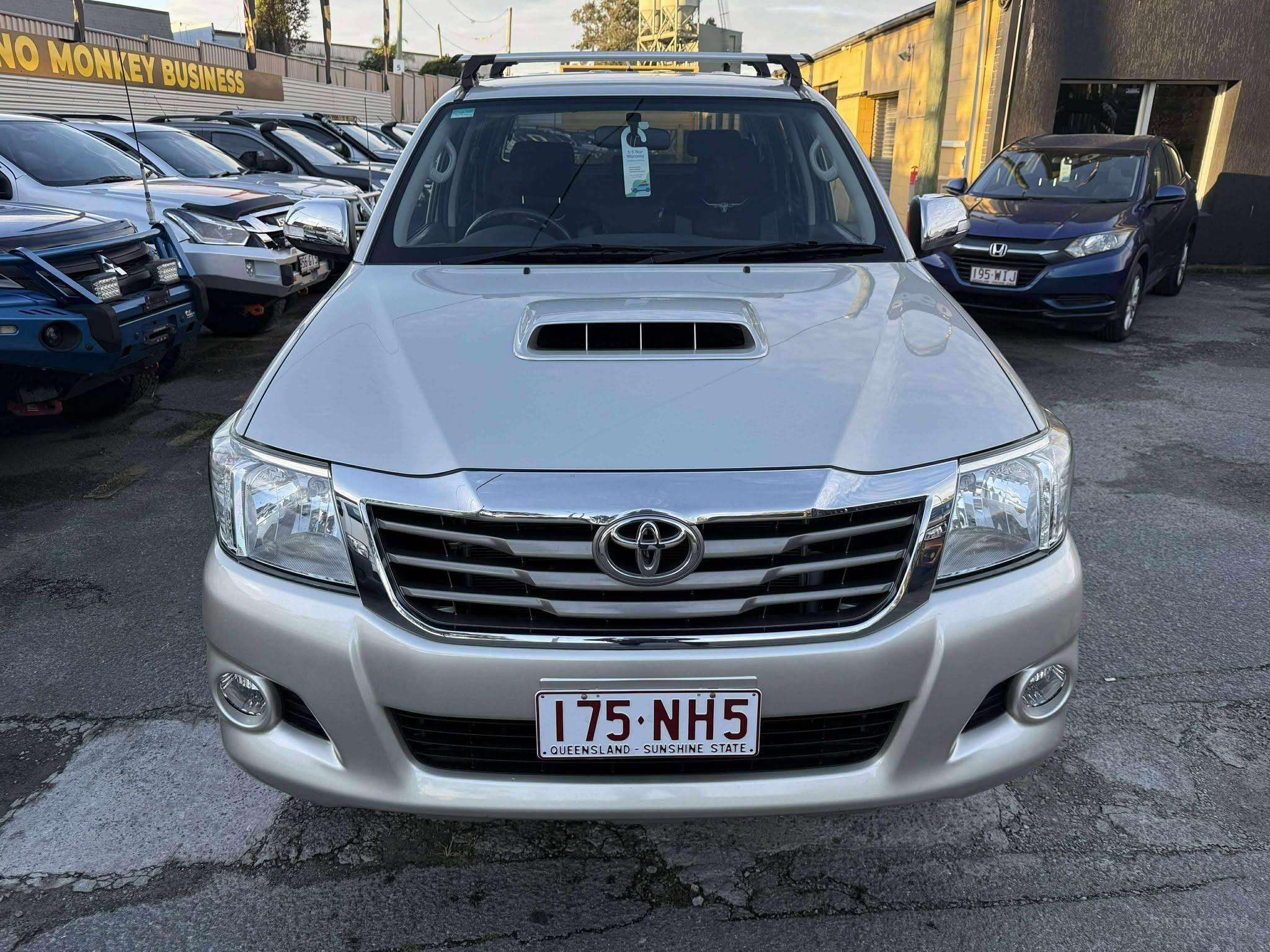 TOYOTA HILUX