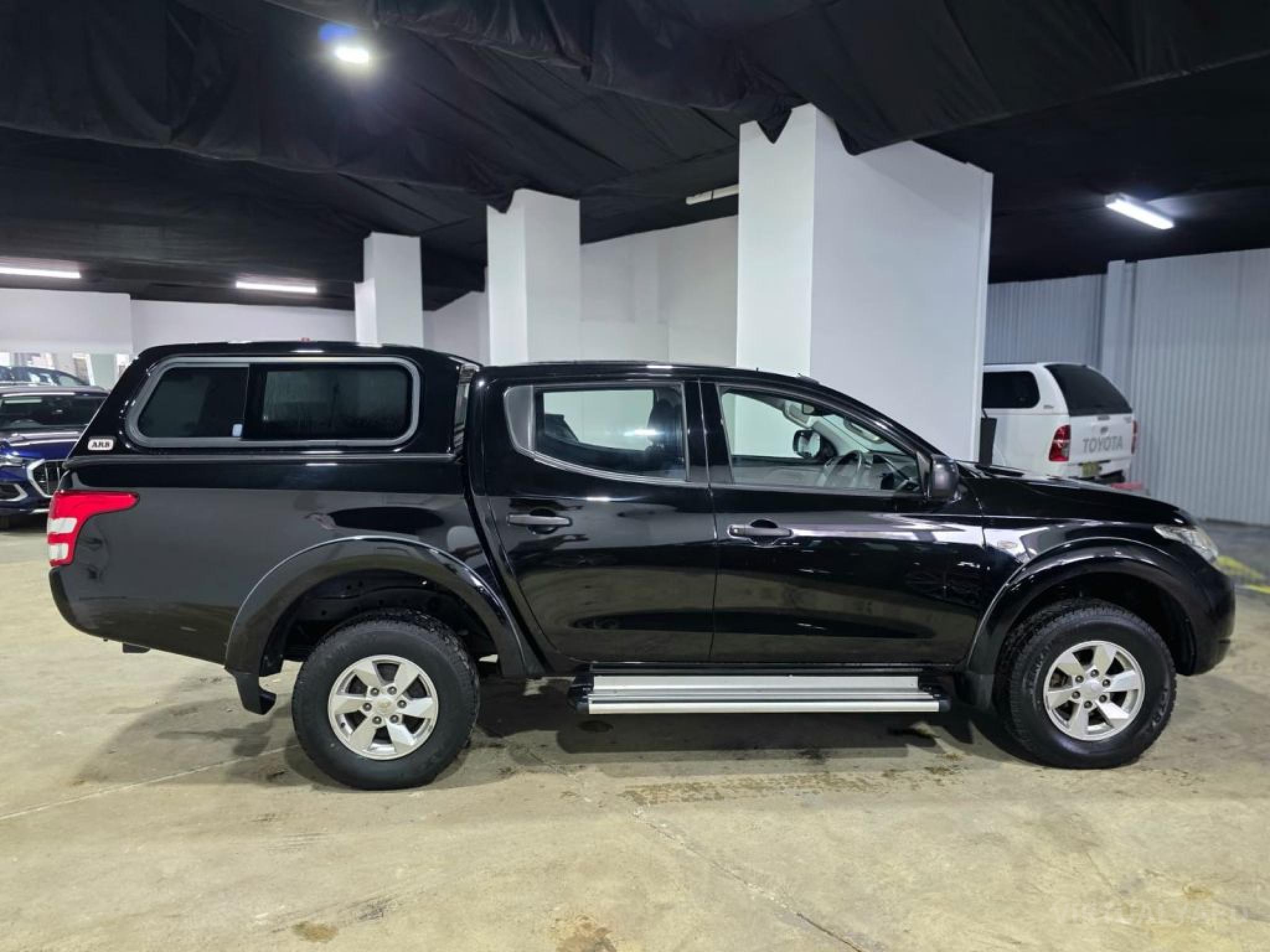 MITSUBISHI TRITON