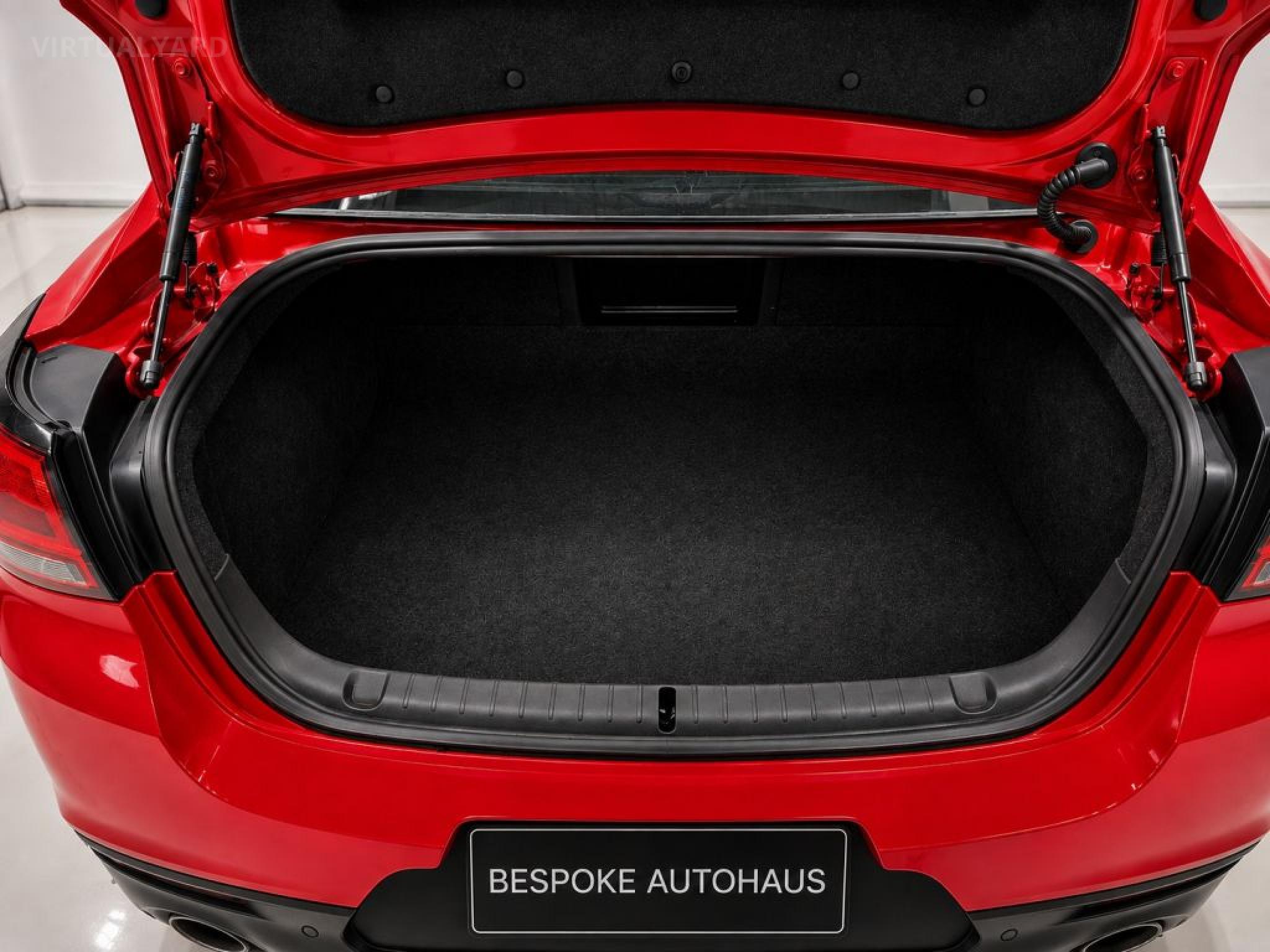 HOLDEN COMMODORE