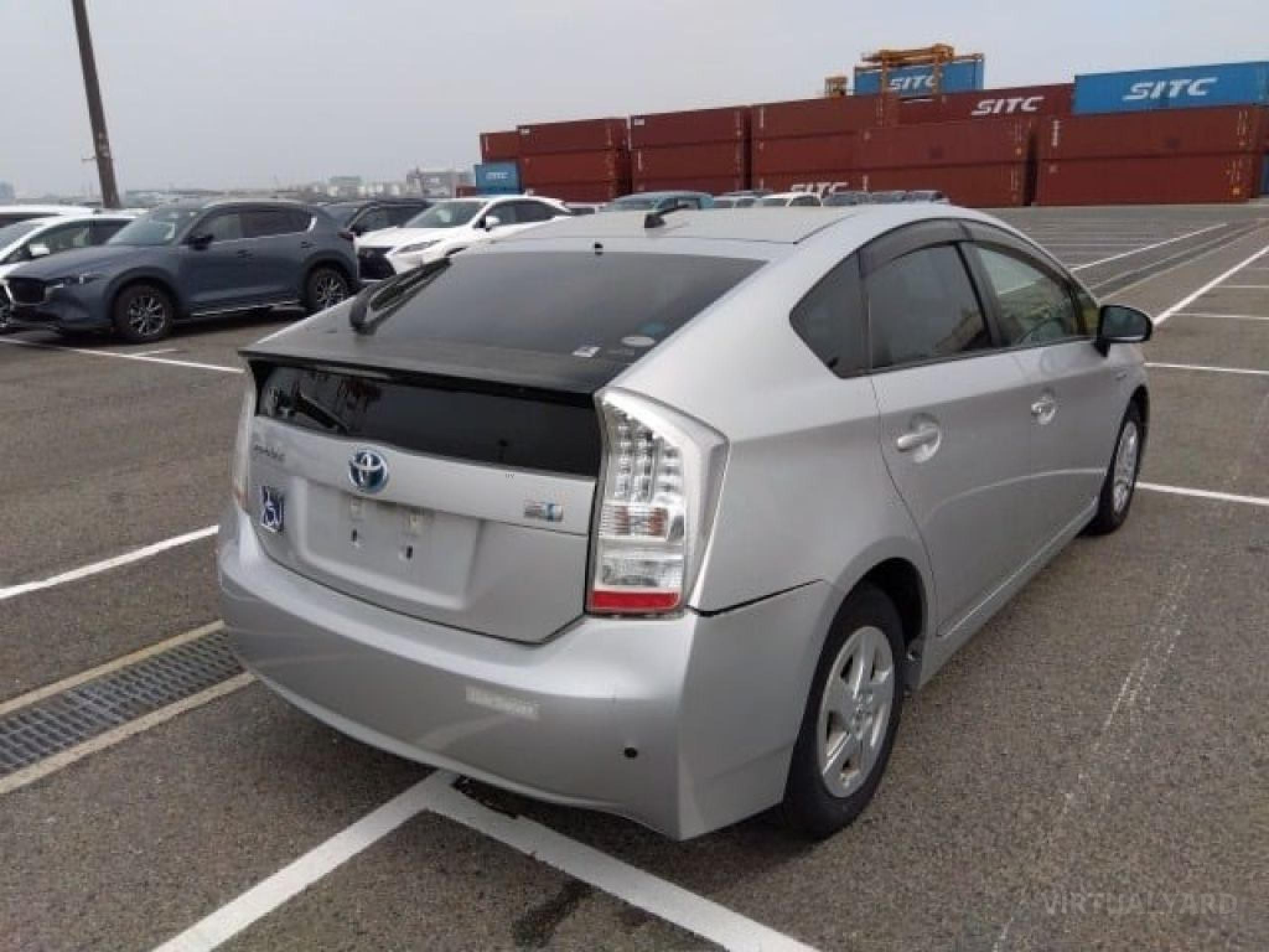 TOYOTA PRIUS