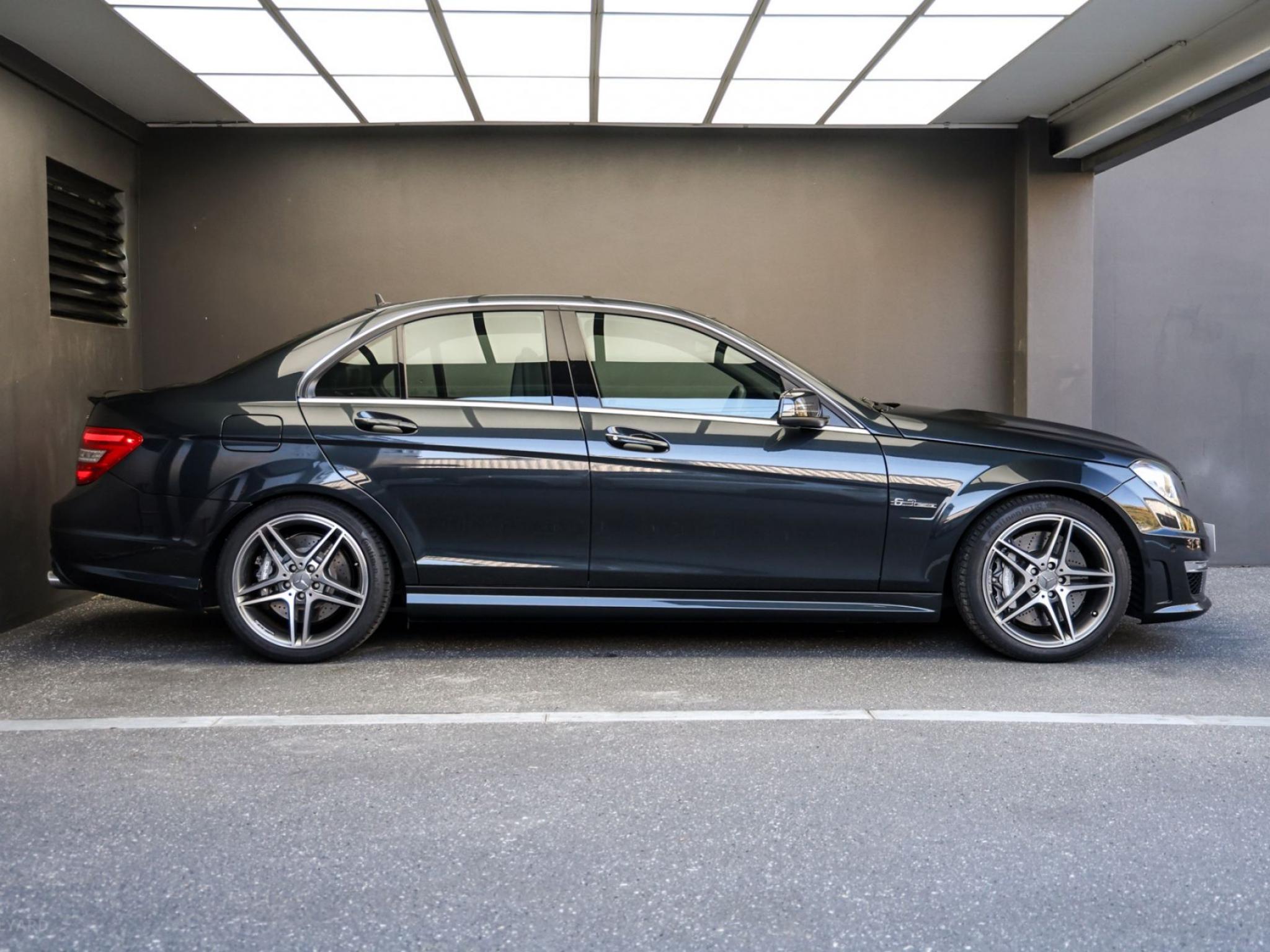 MERCEDES-BENZ C63
