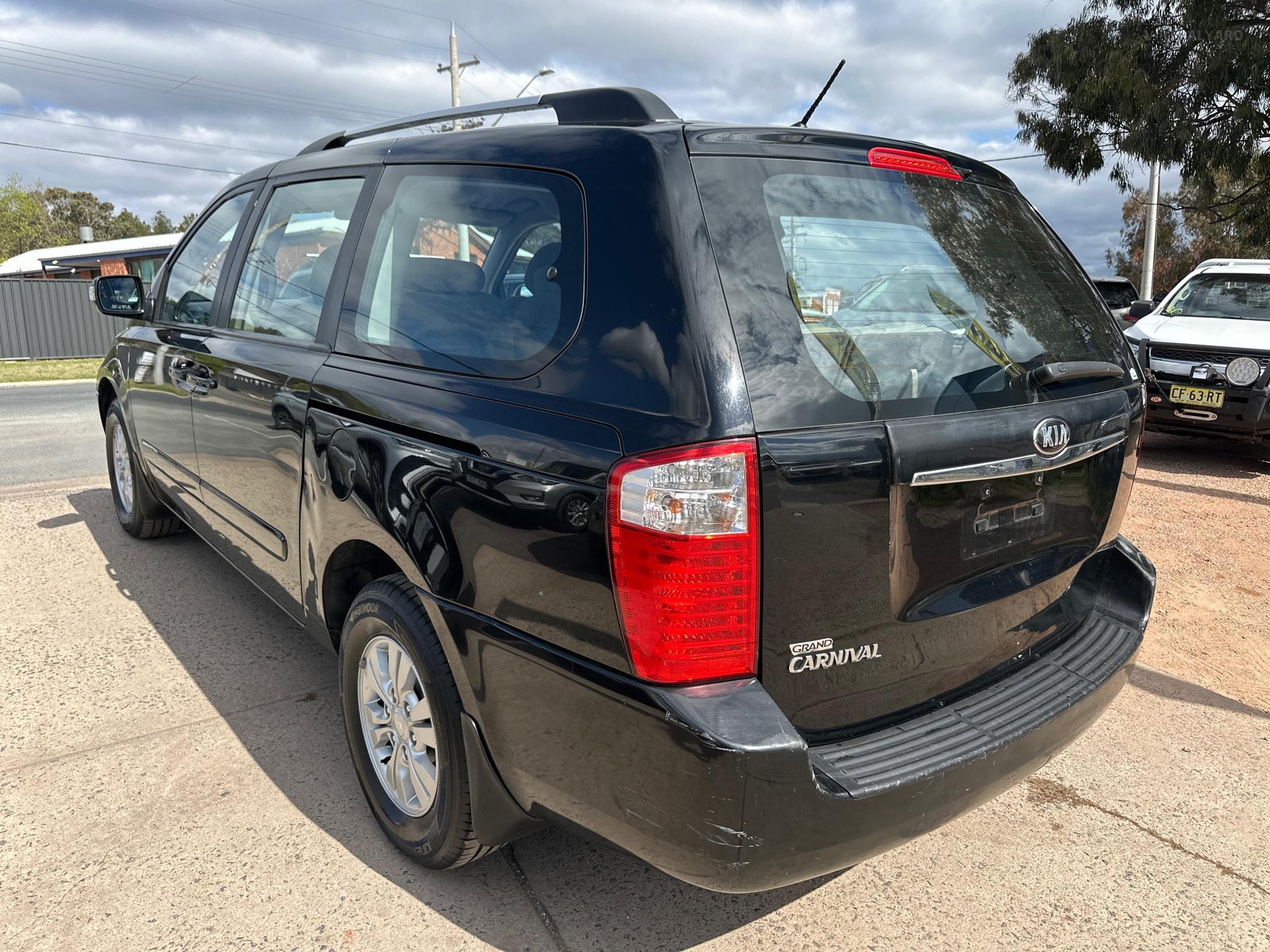 KIA GRAND CARNIVAL