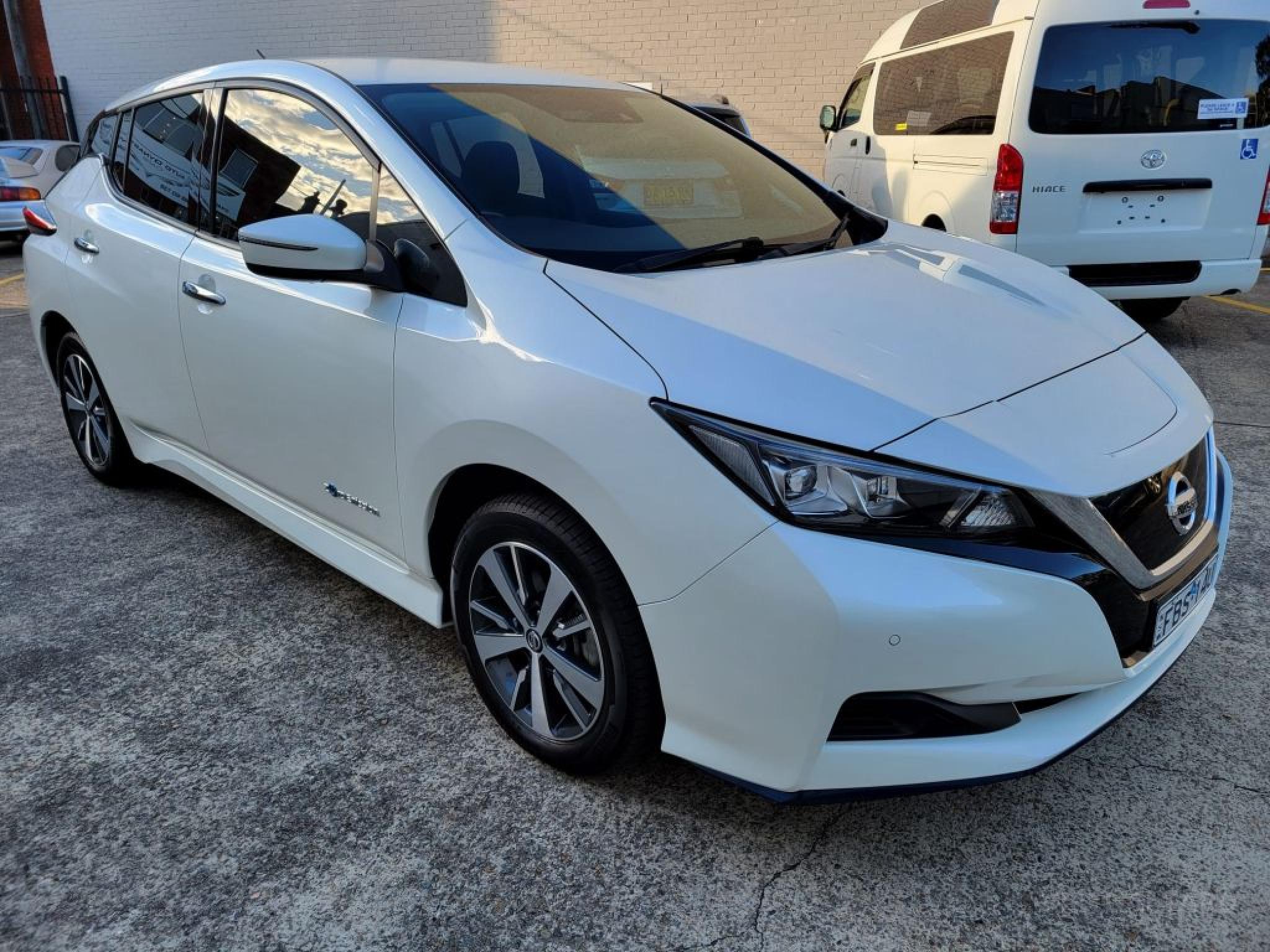 NISSAN LEAF