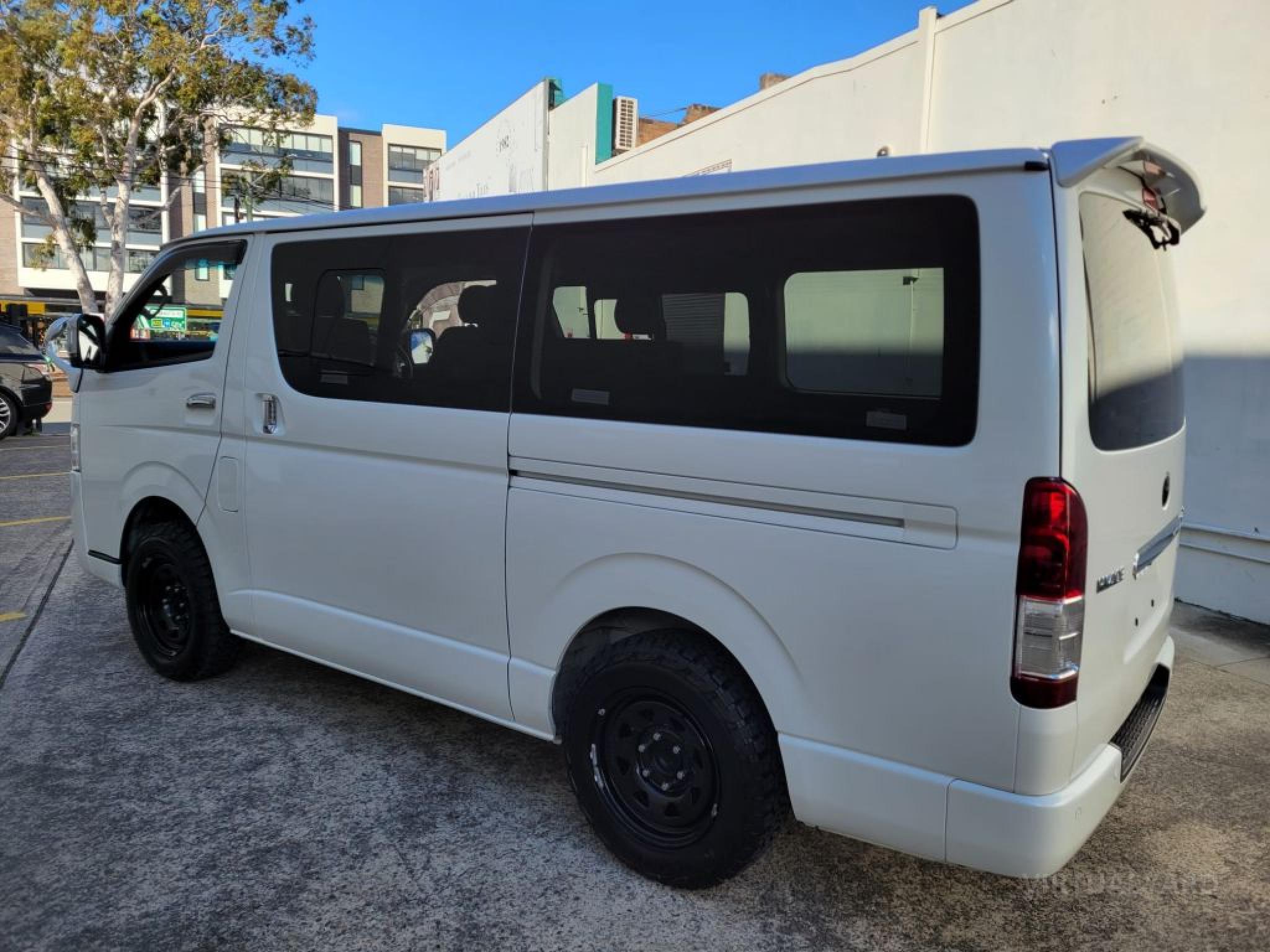 TOYOTA HIACE SUPER GL 4X4