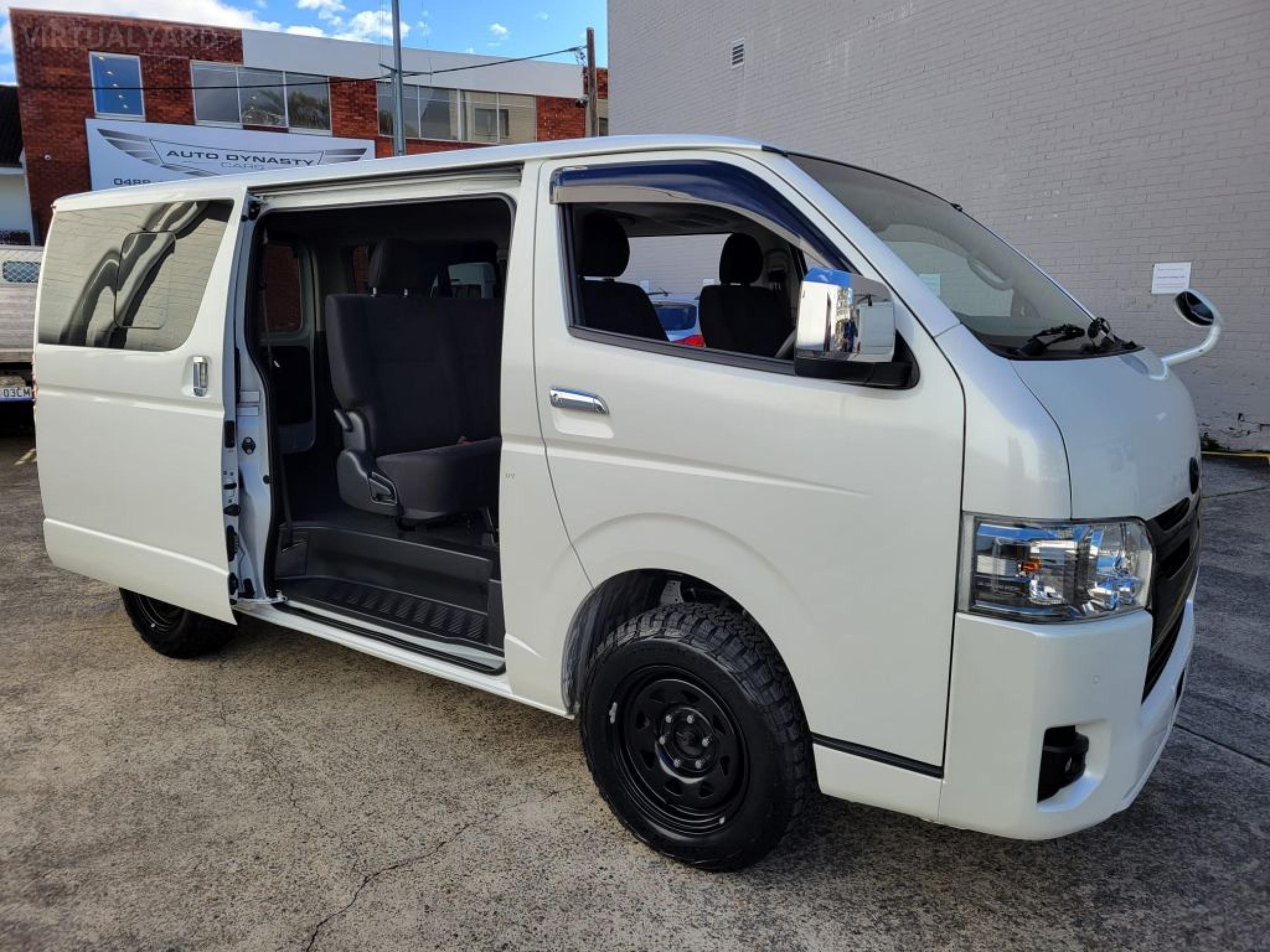 TOYOTA HIACE SUPER GL 4X4