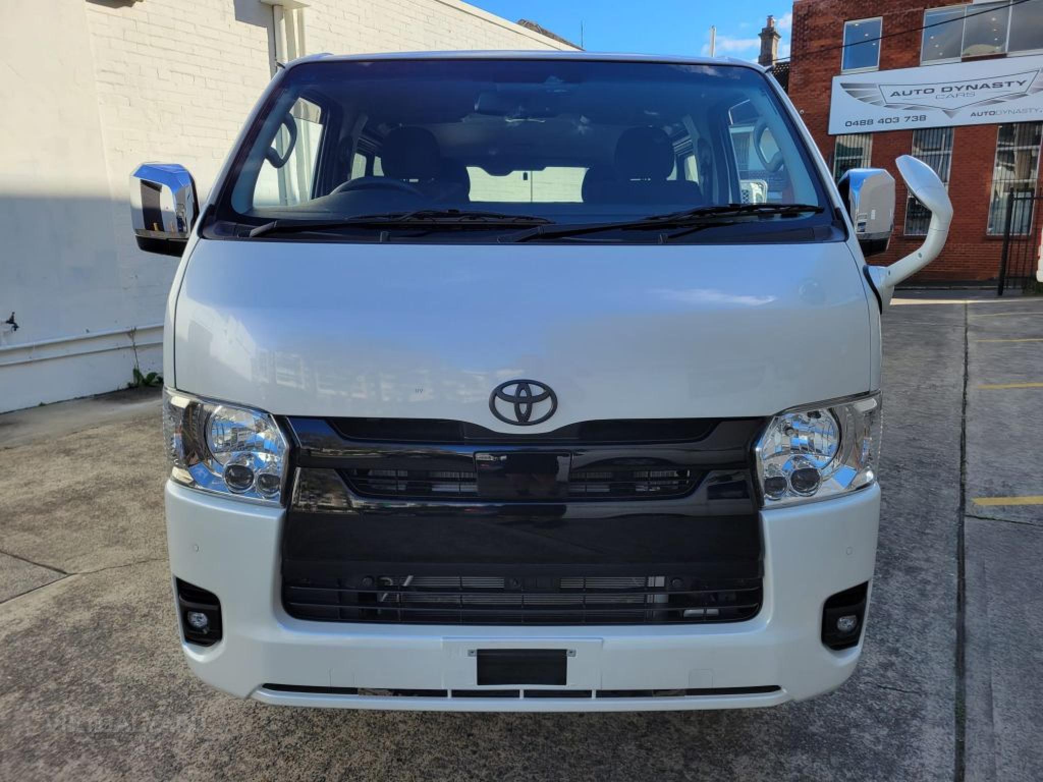 TOYOTA HIACE SUPER GL 4X4