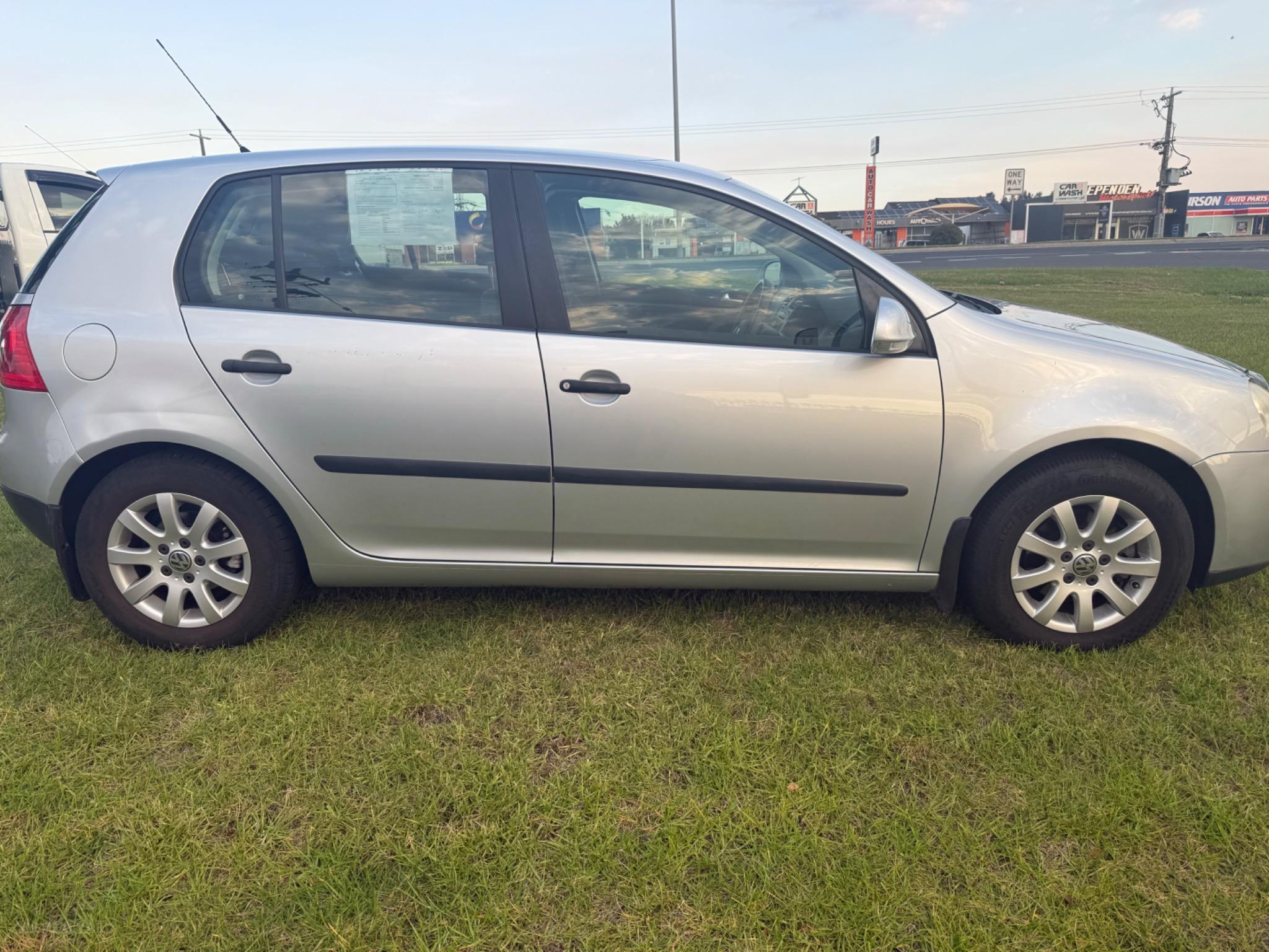 VOLKSWAGEN GOLF