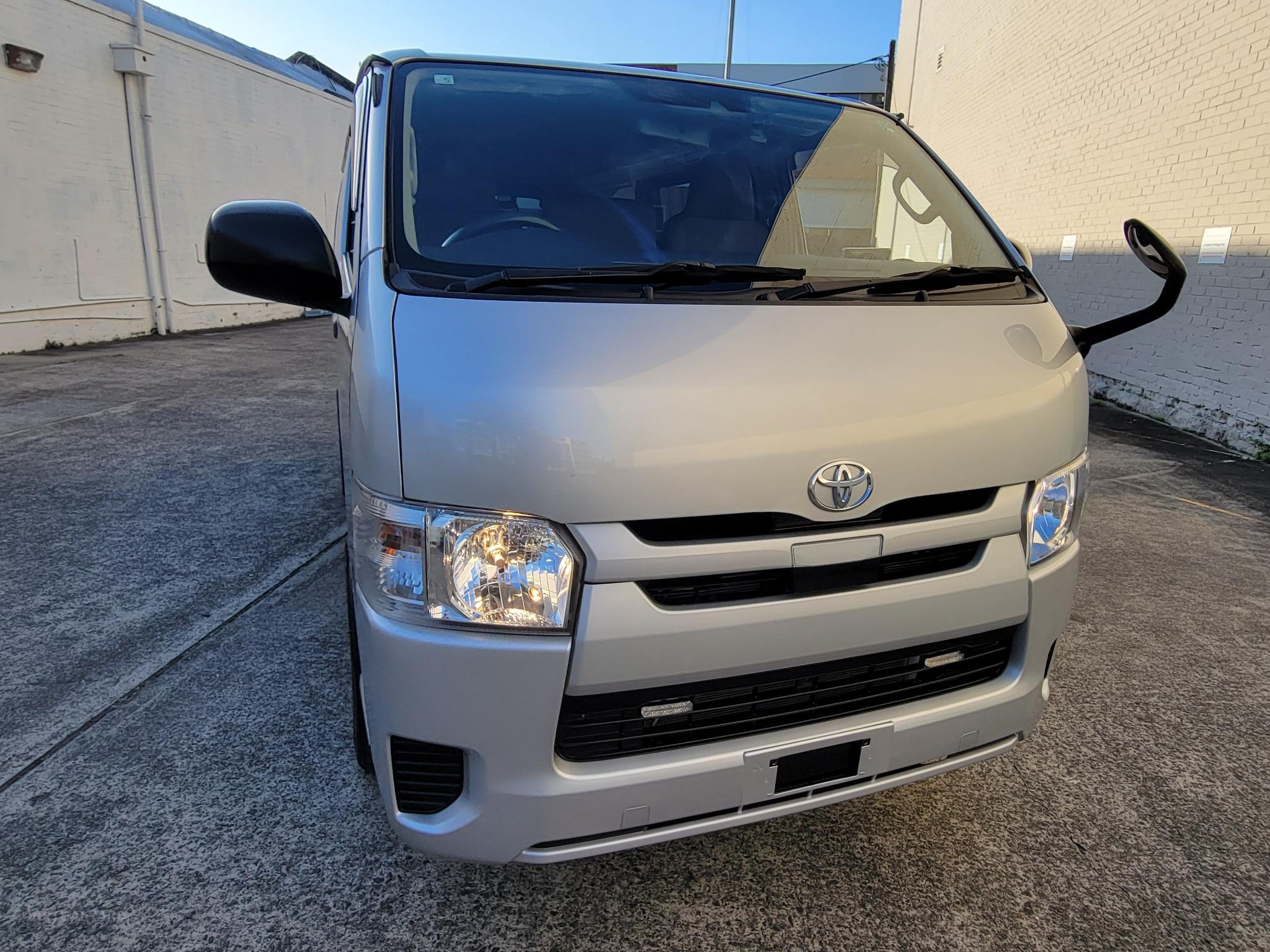 TOYOTA HIACE 4x4