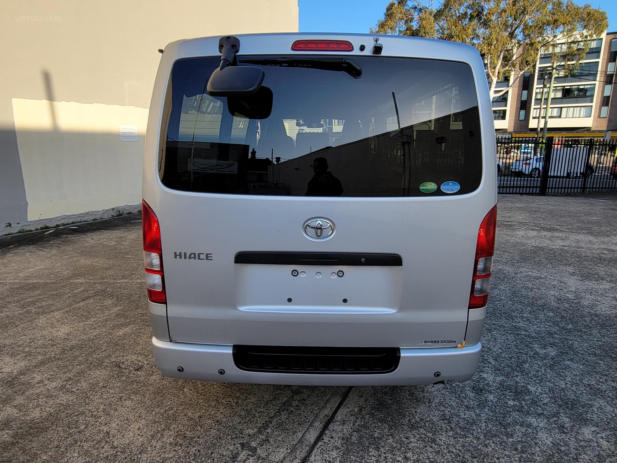 TOYOTA HIACE 4x4