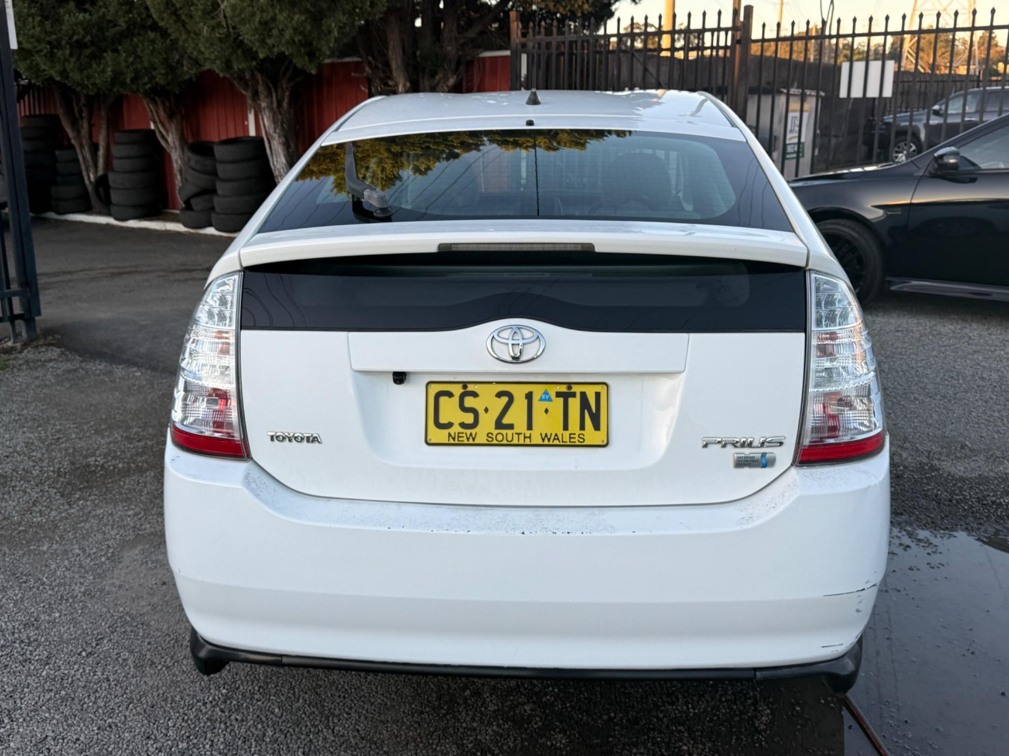 TOYOTA PRIUS