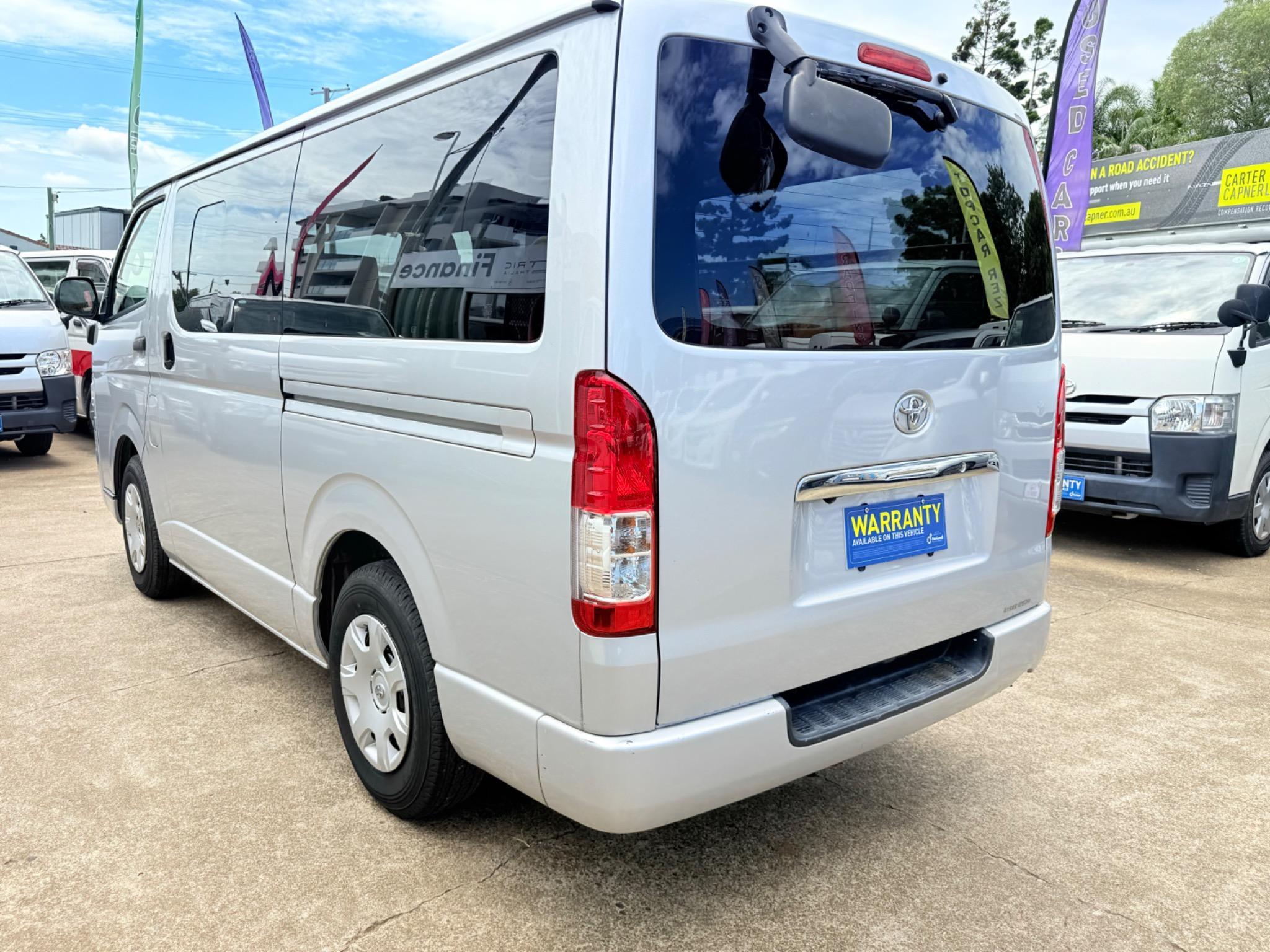 TOYOTA HIACE