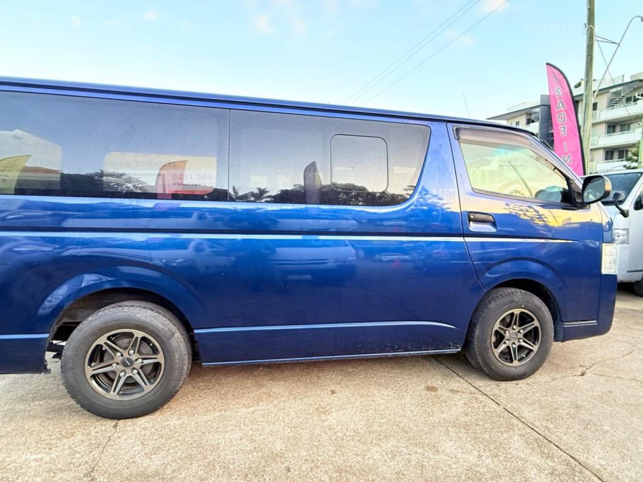 TOYOTA HIACE