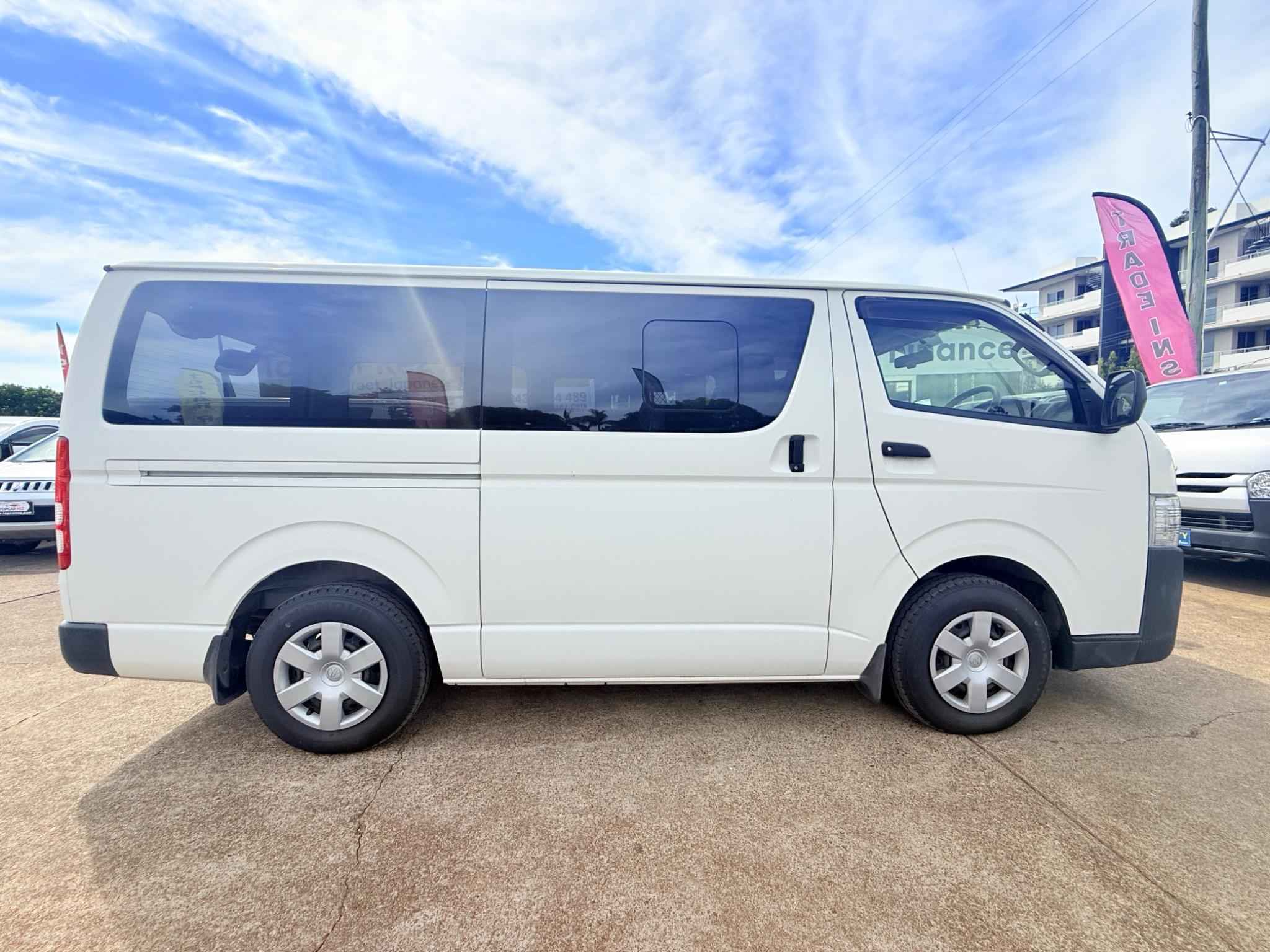 TOYOTA HIACE