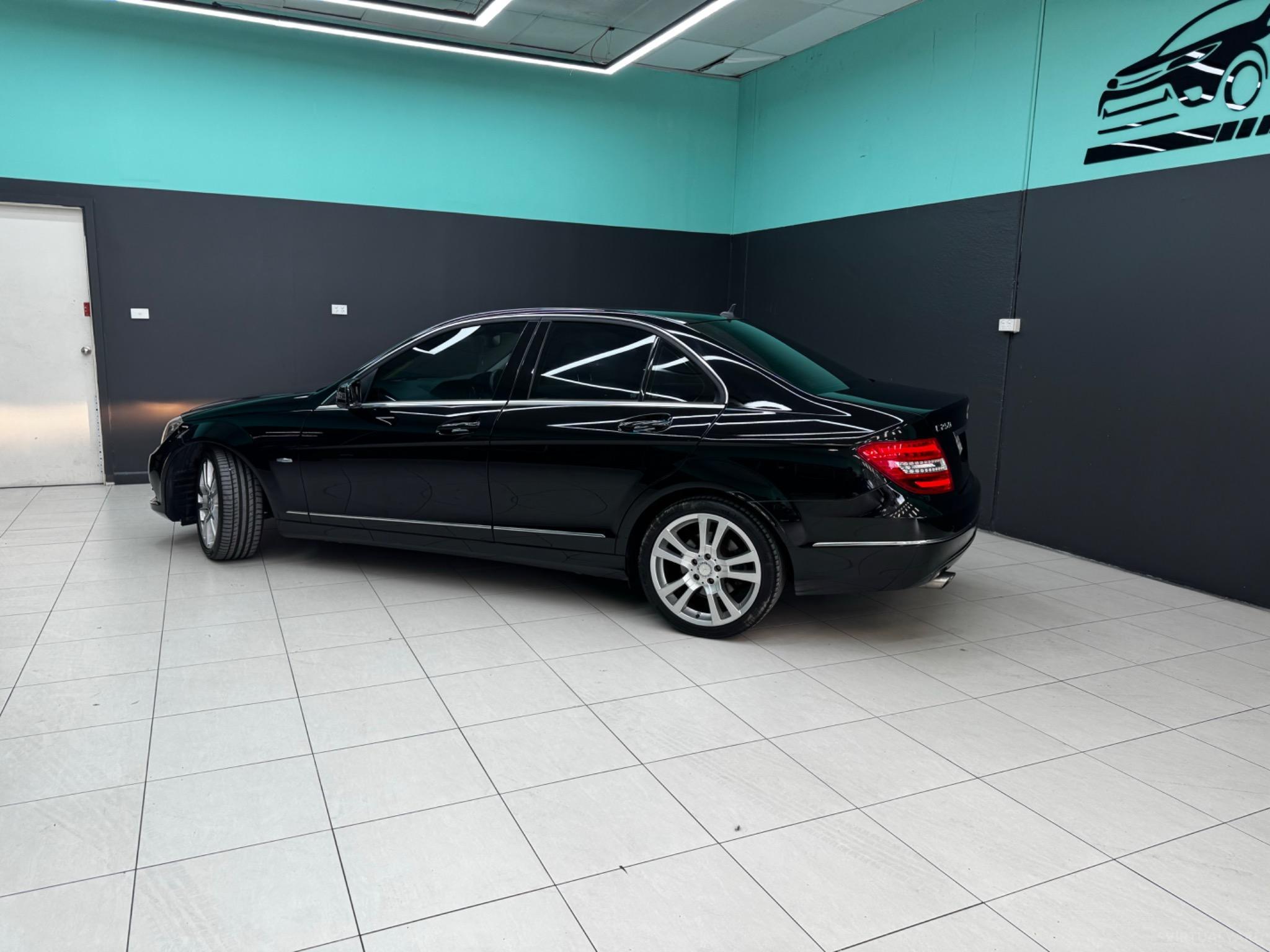 MERCEDES-BENZ C250