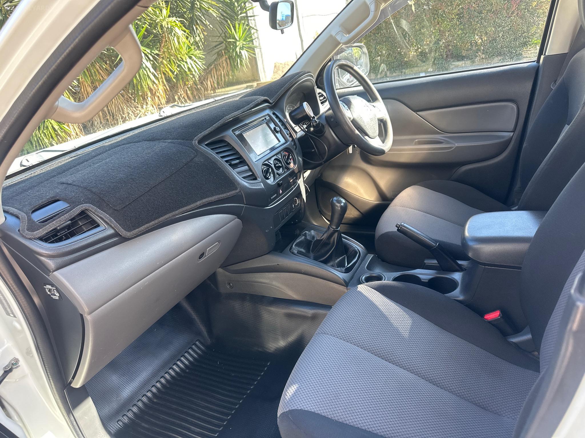 MITSUBISHI TRITON MQ MY17 GLX CAB CHASSIS SINGLE CAB 2DR MAN 6SP 4X2 1165KG 2.4DT image 8
