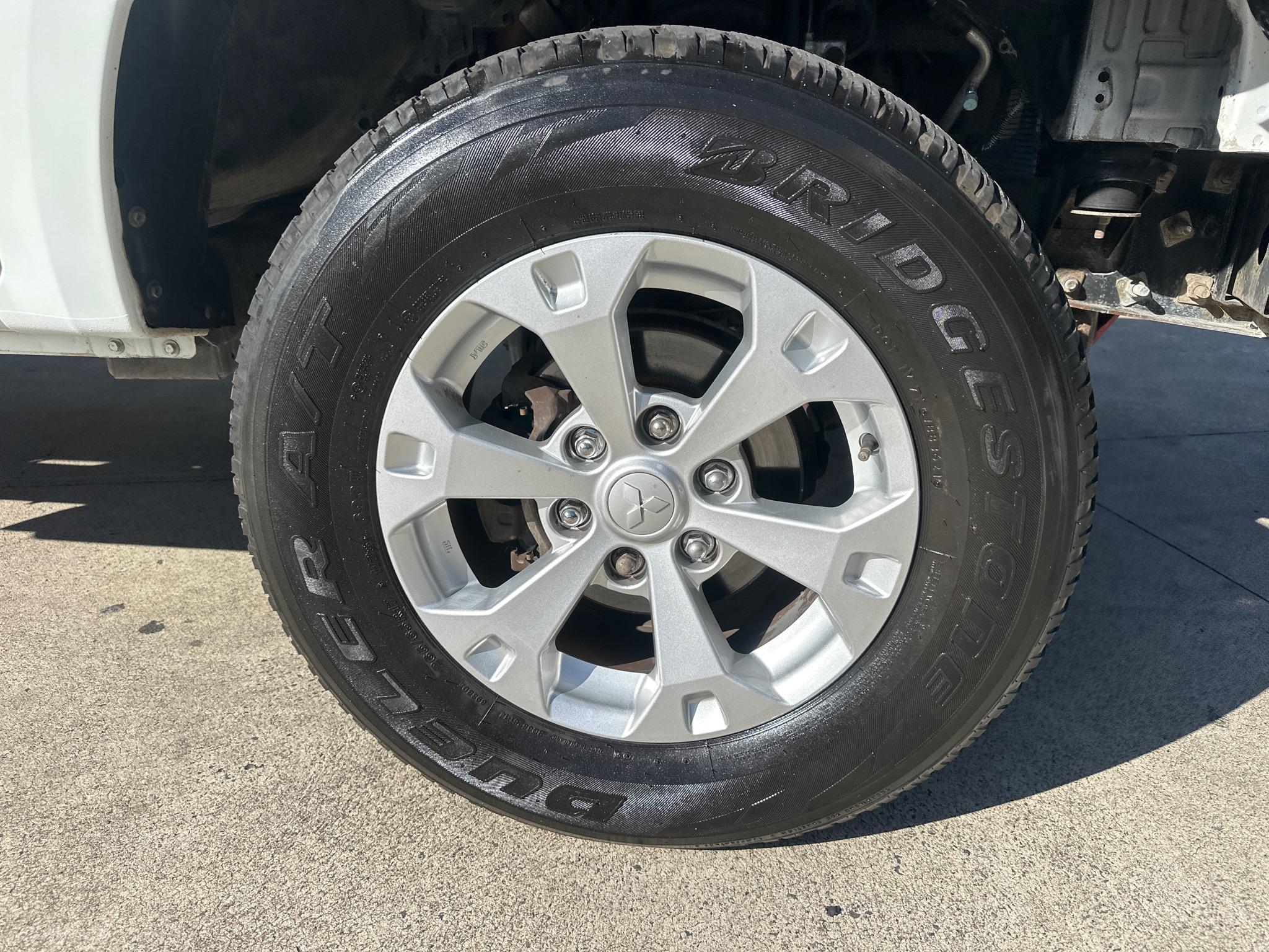 MITSUBISHI TRITON MQ MY17 GLX CAB CHASSIS SINGLE CAB 2DR MAN 6SP 4X2 1165KG 2.4DT image 7